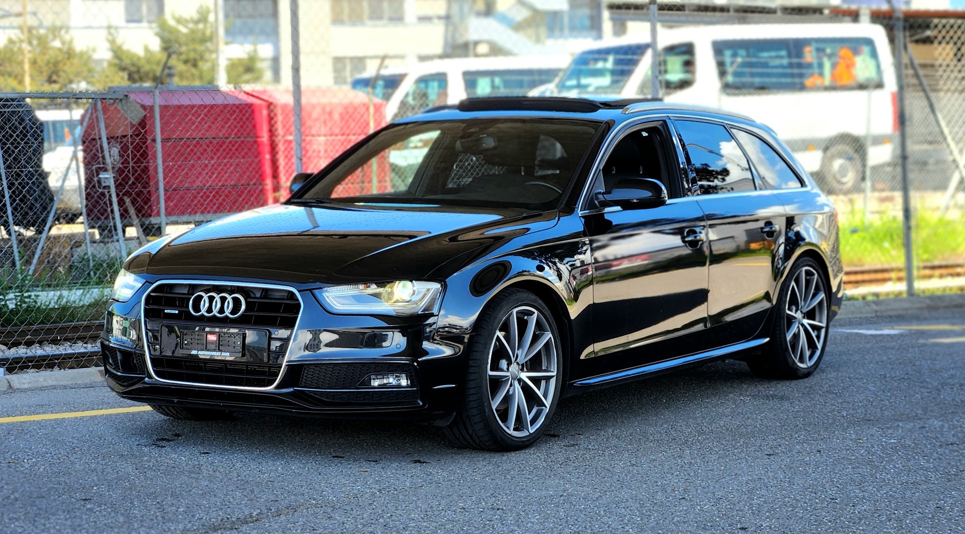AUDI A4 Avant 2.0 TDI quattro S-tronic-showroom-element-2