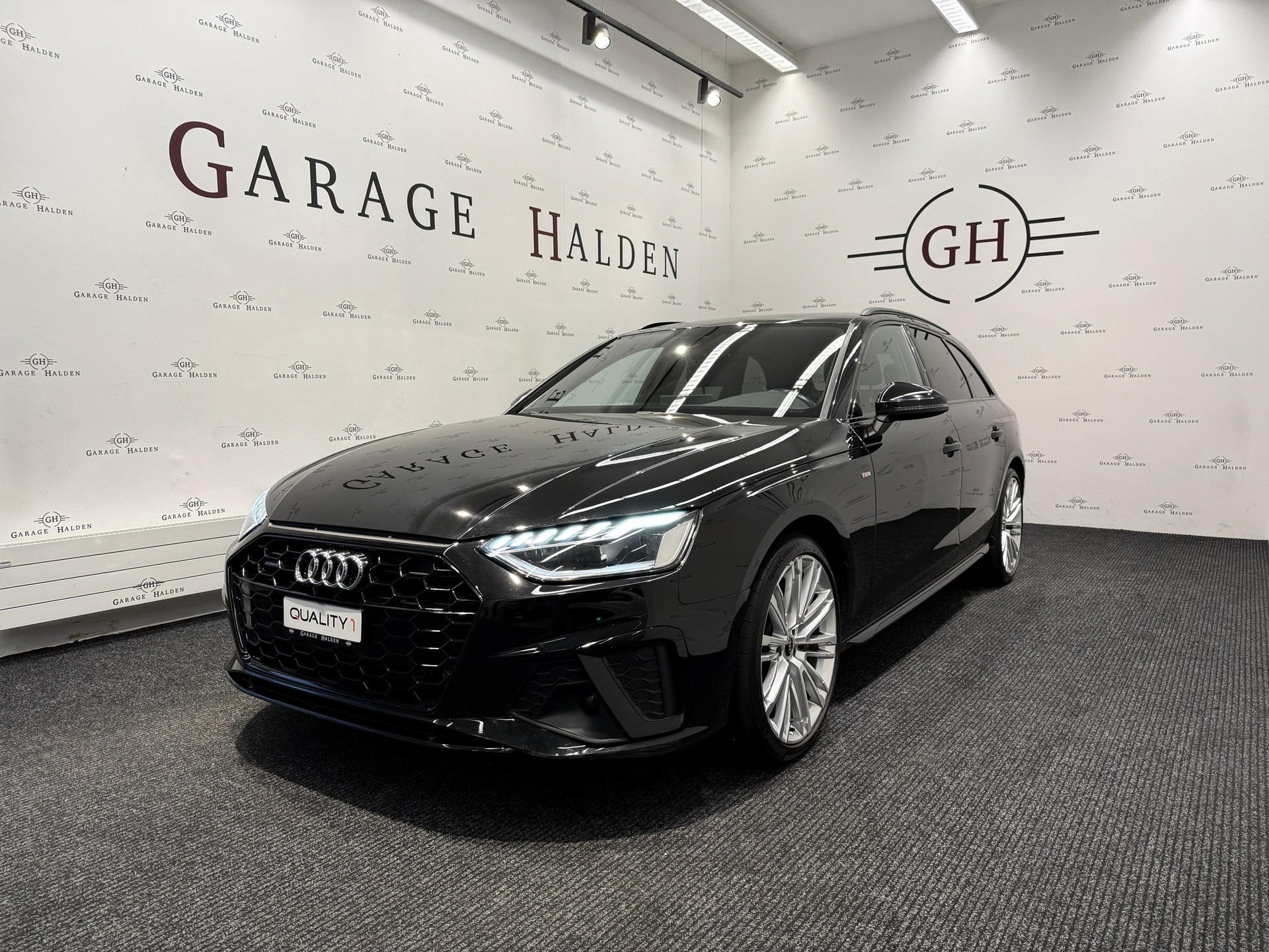 AUDI A4 Avant 2.0 45 TFSI S Line quattro S-Tronic-showroom-element-2