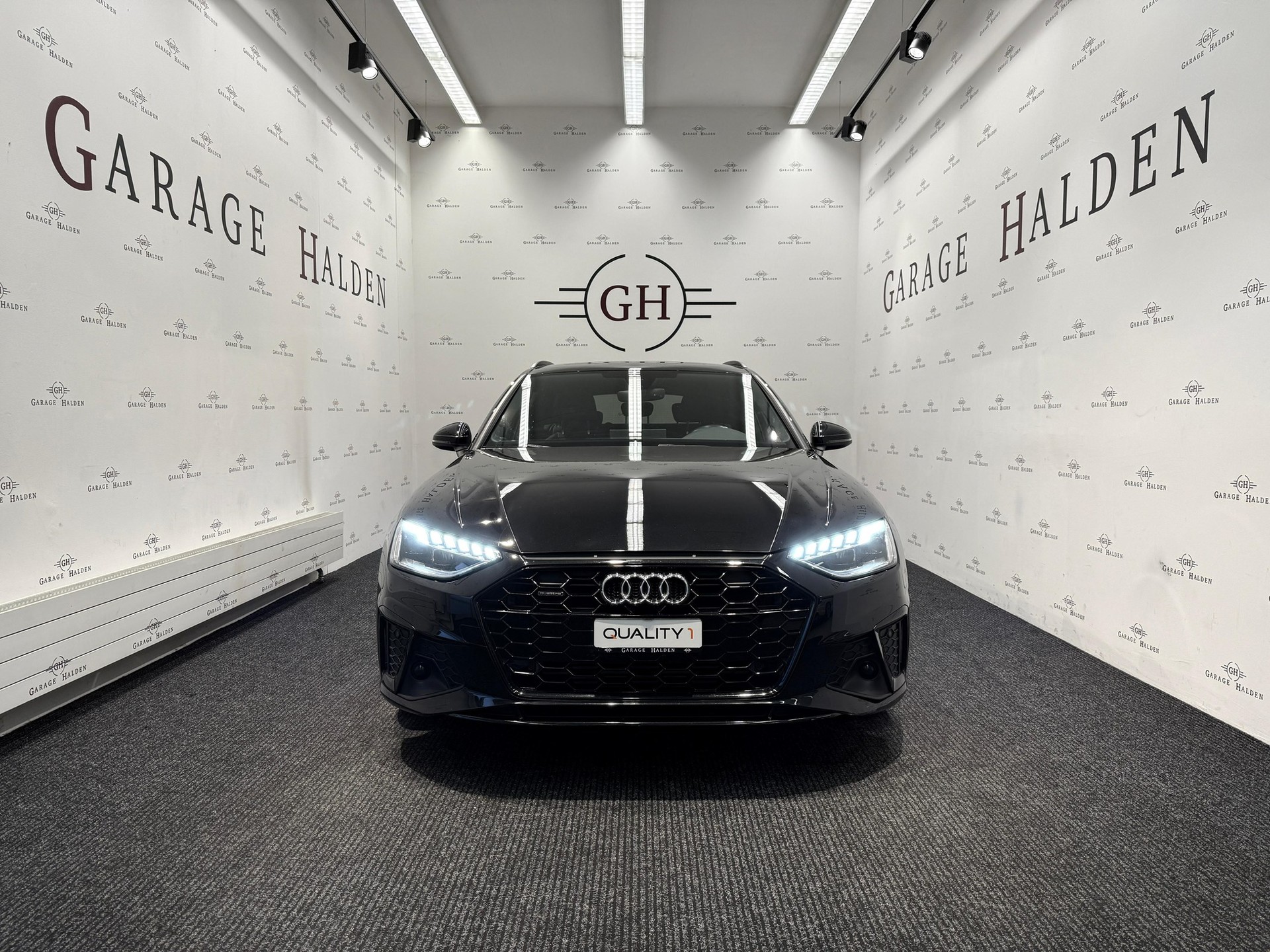 AUDI A4 Avant 2.0 45 TFSI S Line quattro S-Tronic-showroom-element-1