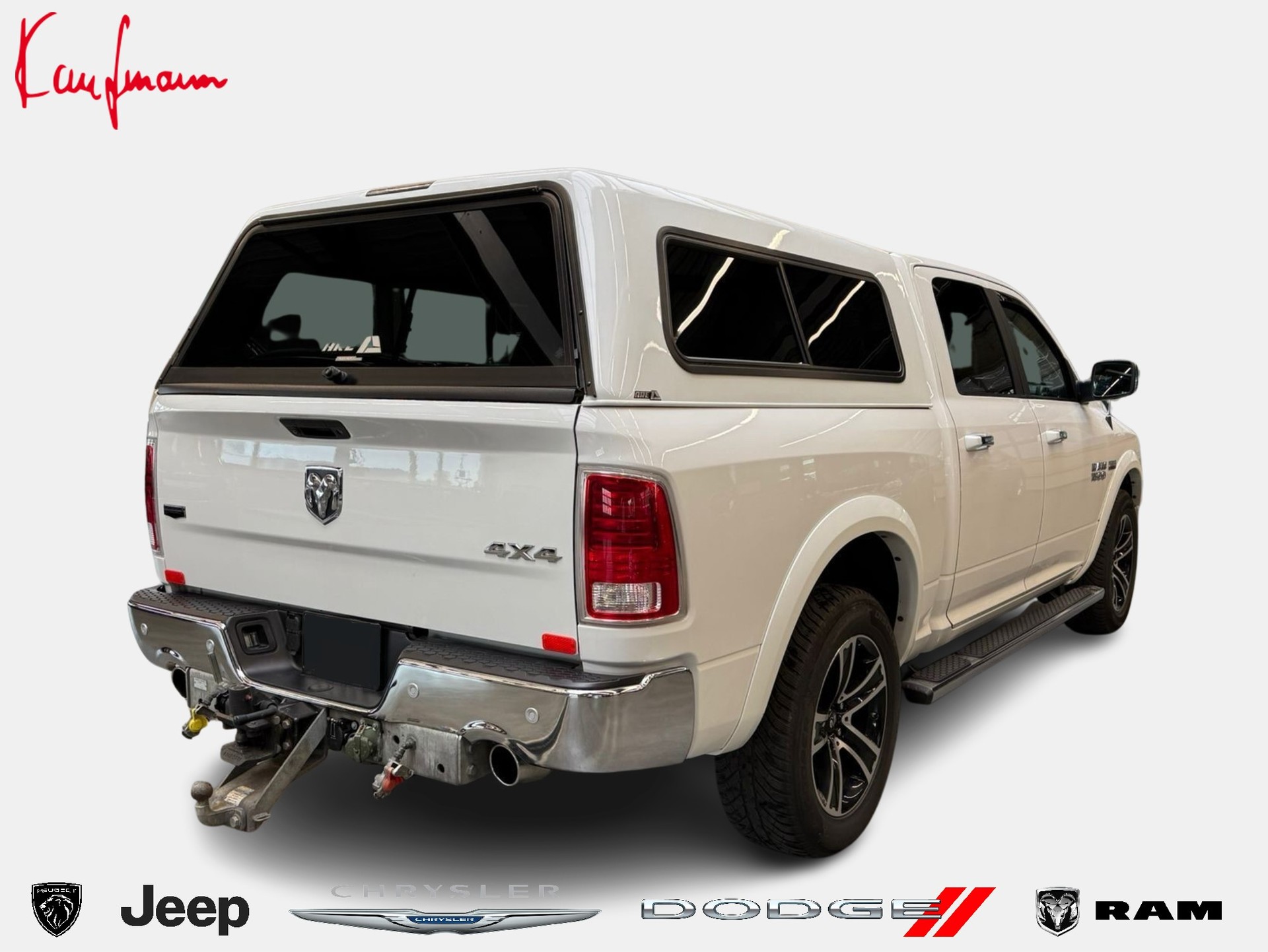 DODGE 1500 Laramie Crew Cab-showroom-element-3
