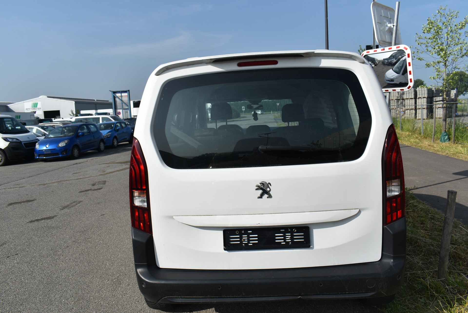 PEUGEOT Rifter 1.5 BlueHDi Active Pack-image-9