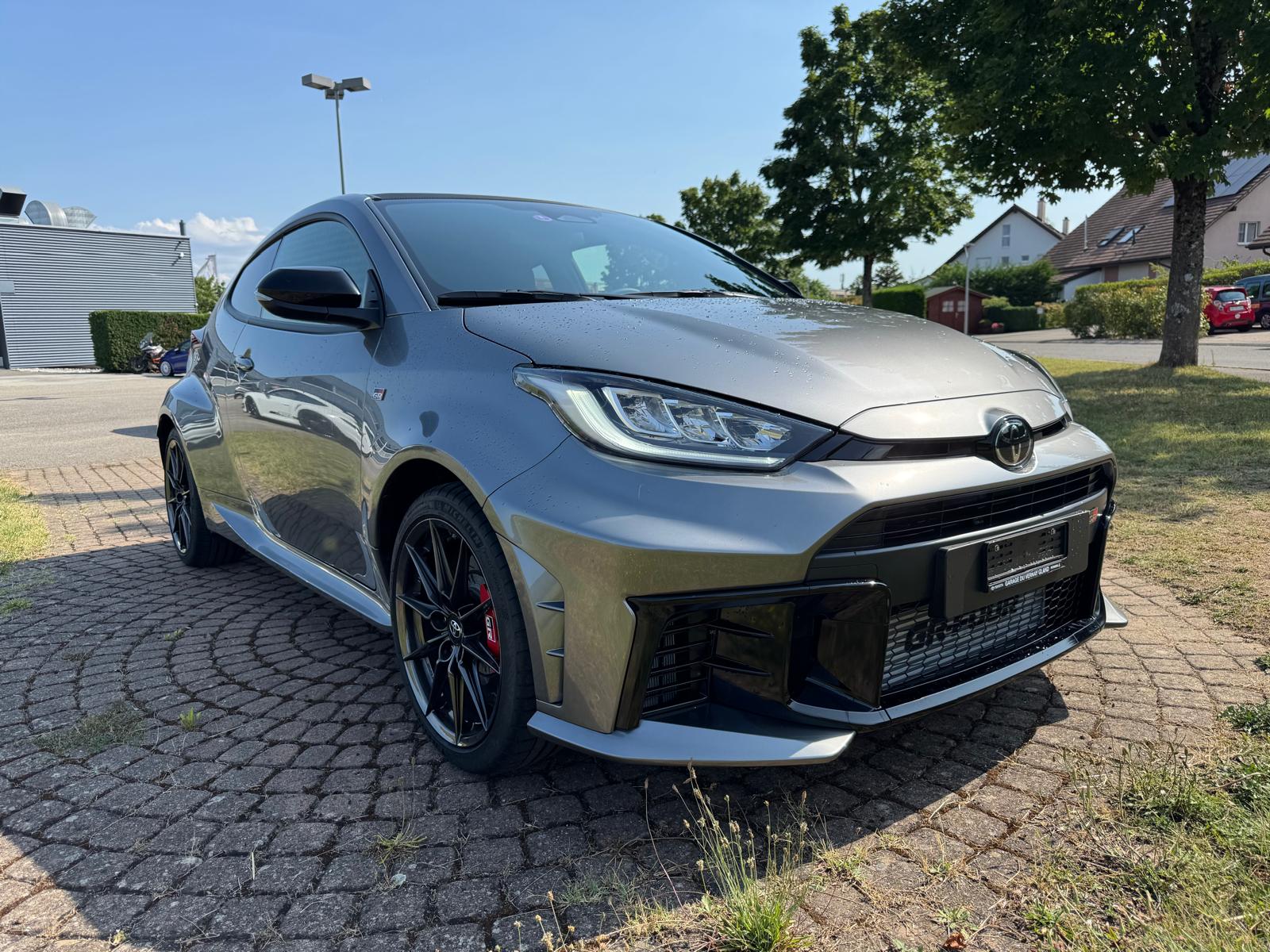 TOYOTA Yaris 1.6 GR Sport-showroom-element-1