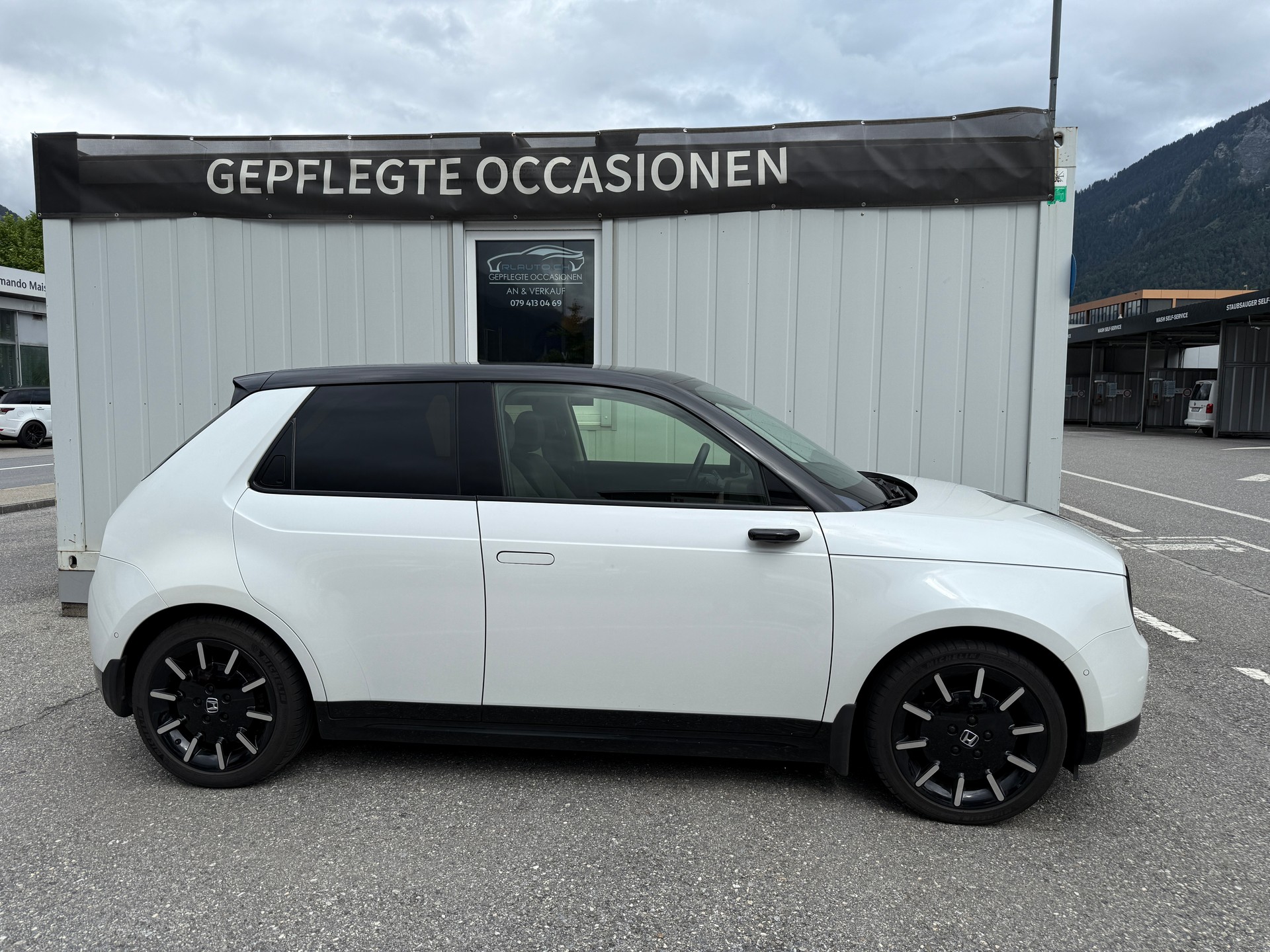 HONDA e Advance-showroom-element-3