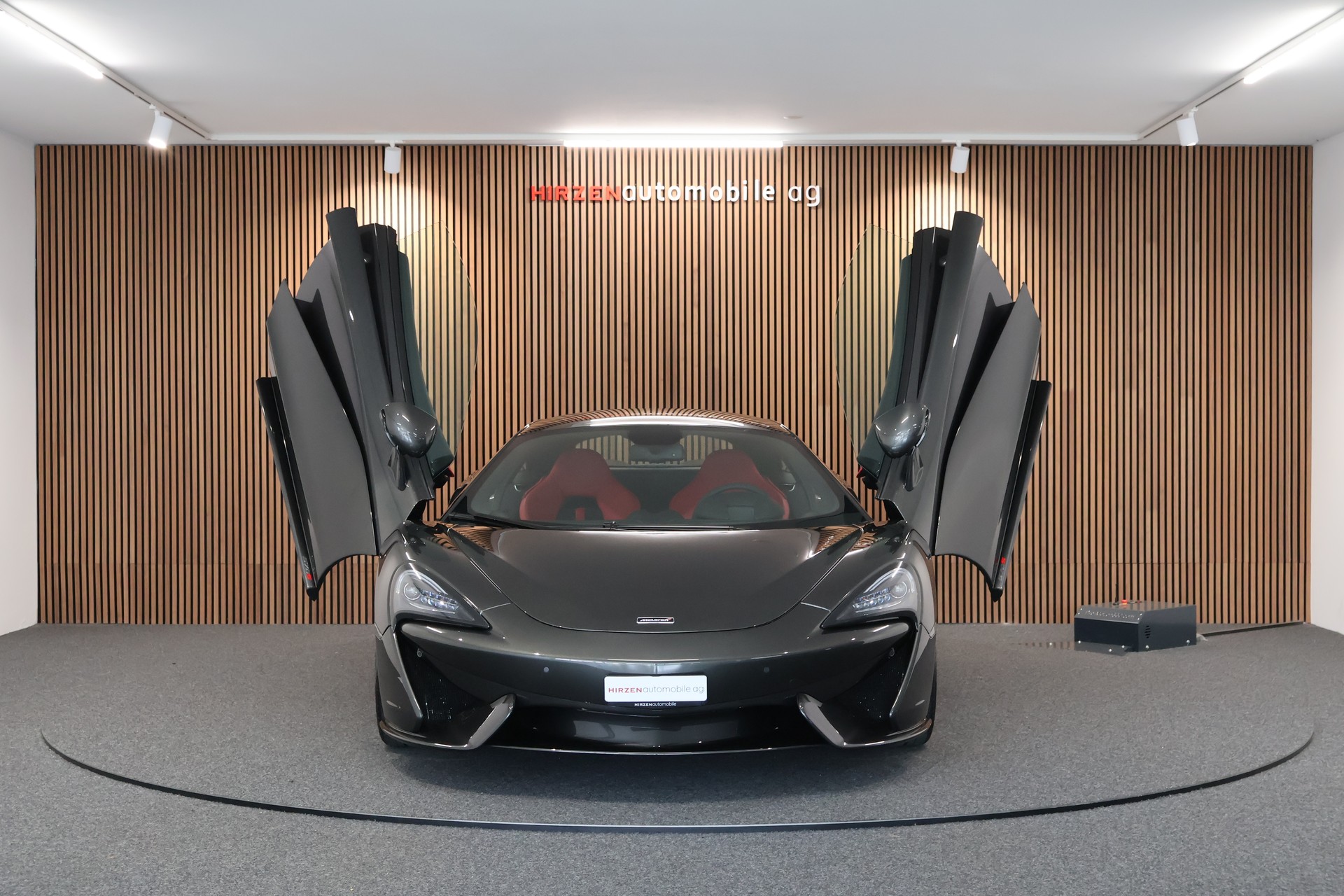 McLAREN 570S Coupé 3.8 V8 SSG-image-10
