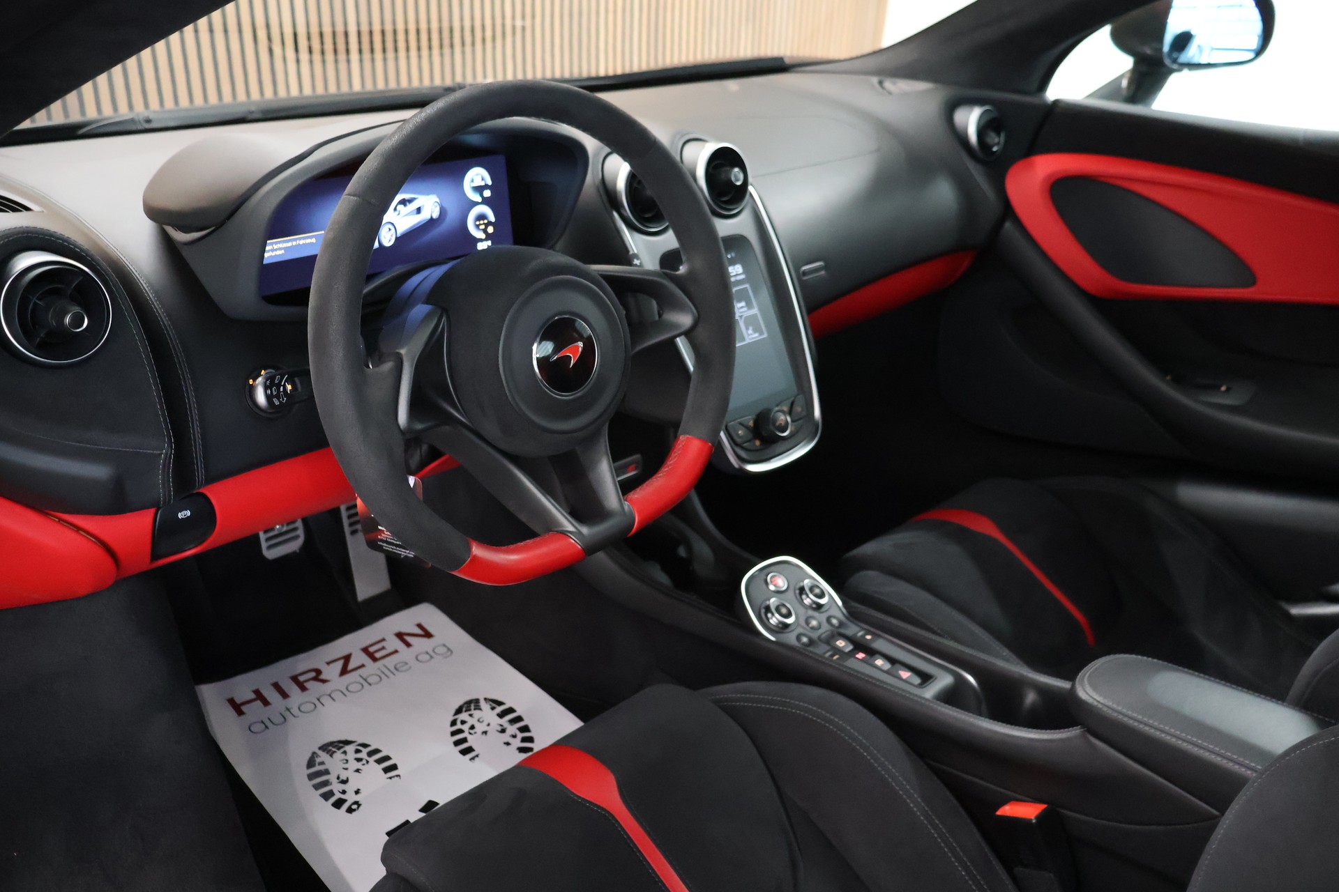 McLAREN 570S Coupé 3.8 V8 SSG-image-12