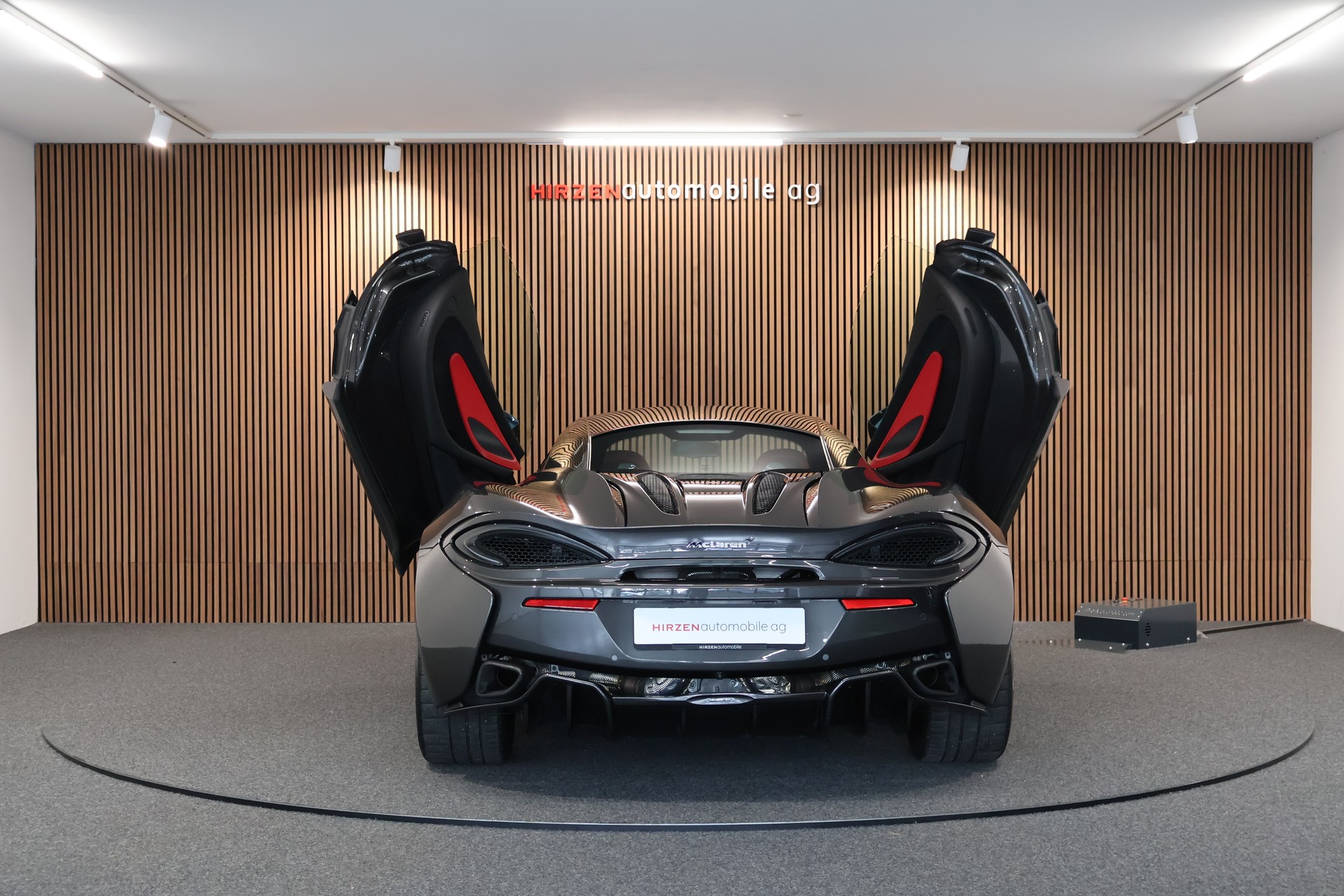 McLAREN 570S Coupé 3.8 V8 SSG-image-6