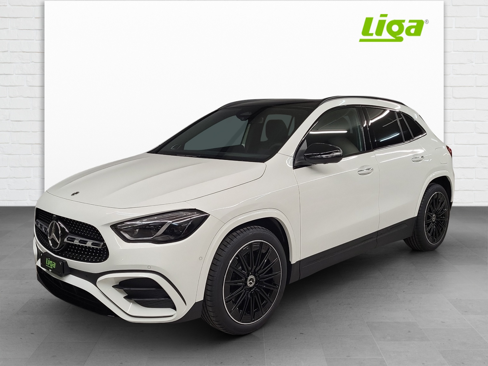 MERCEDES-BENZ GLA 250 Swiss Star-showroom-element-1