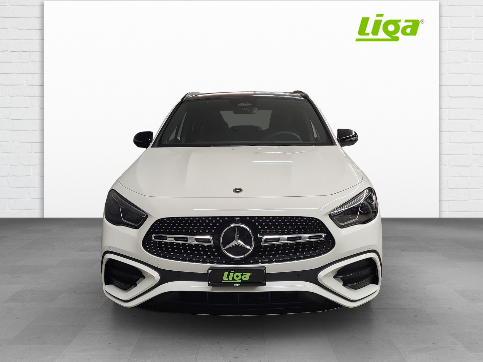 MERCEDES-BENZ GLA 250 Swiss Star-showroom-element-2
