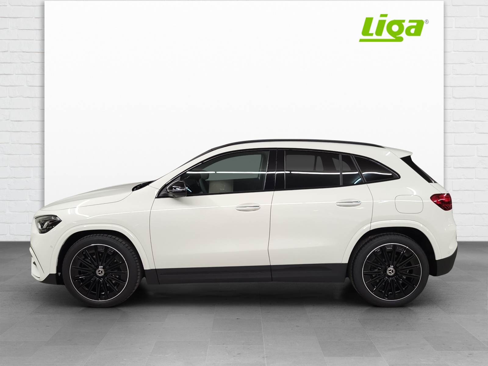 MERCEDES-BENZ GLA 250 Swiss Star