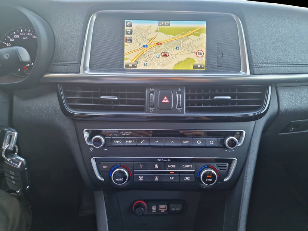 KIA Optima 1.7 CRDi Style-image-10