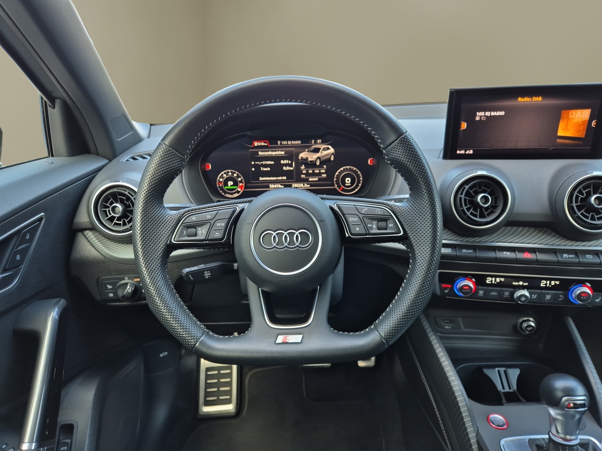 AUDI SQ2 TFSI quattro S-tronic-image-11