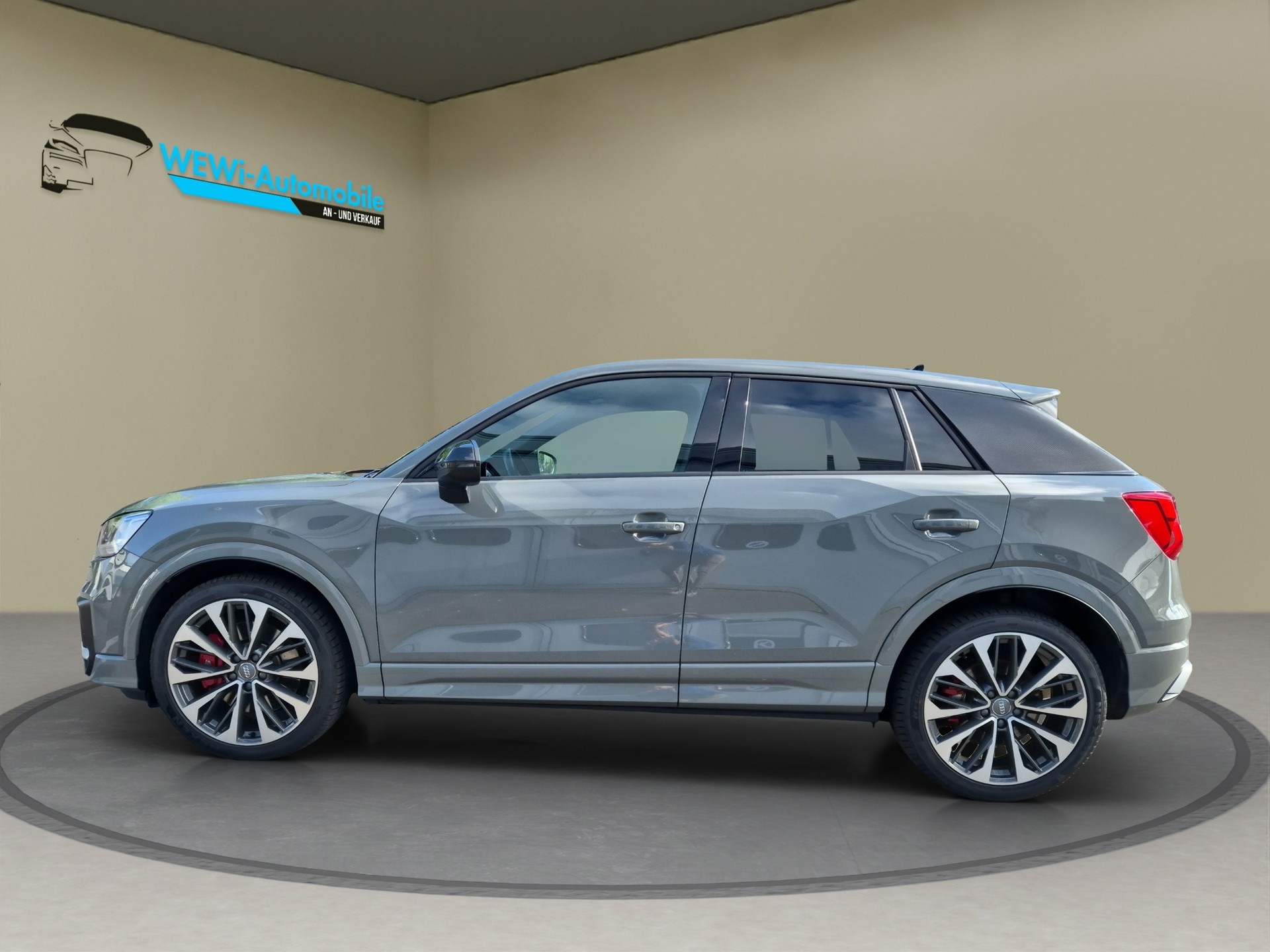 AUDI SQ2 TFSI quattro S-tronic-showroom-element-1