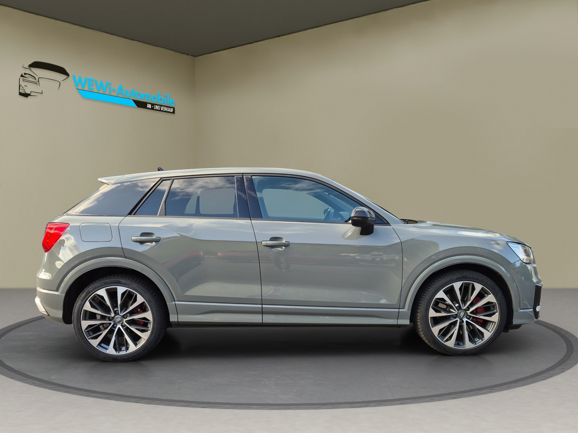 AUDI SQ2 TFSI quattro S-tronic-image-5