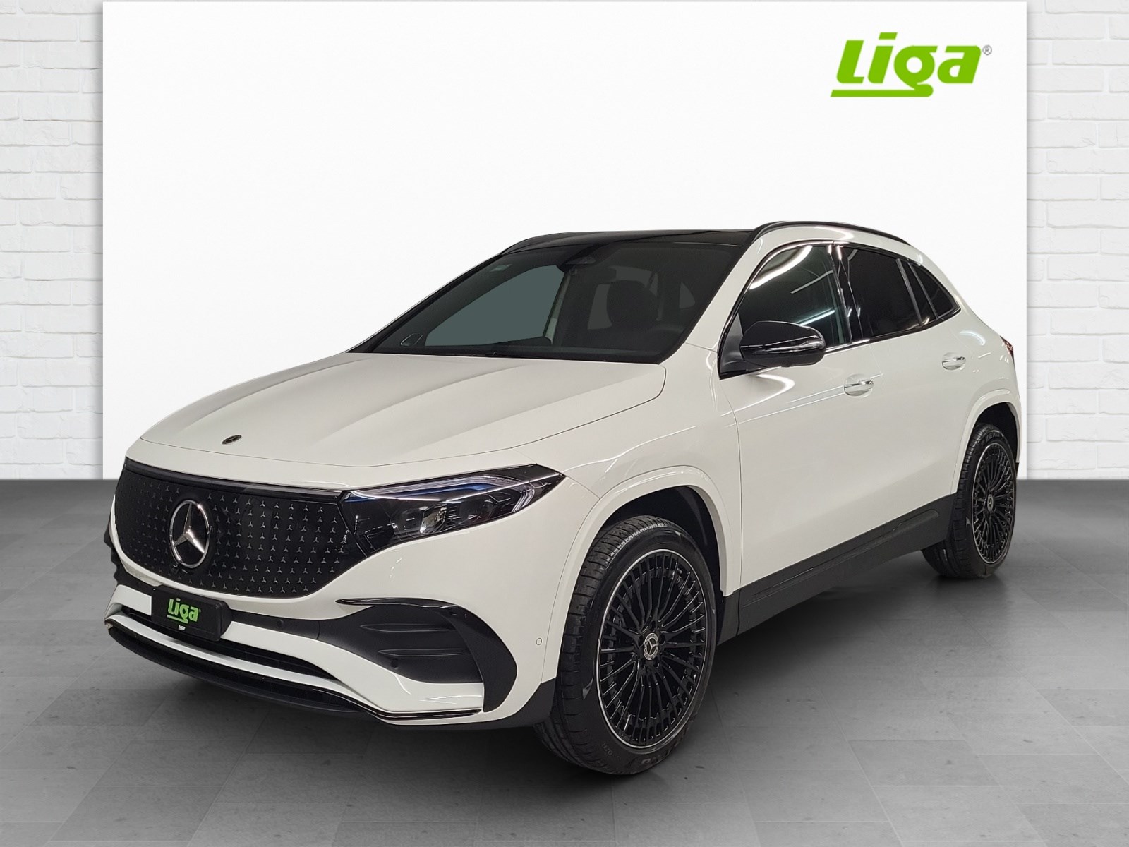 MERCEDES-BENZ EQA 300 AMG Line 4Matic Swiss Star-showroom-element-1