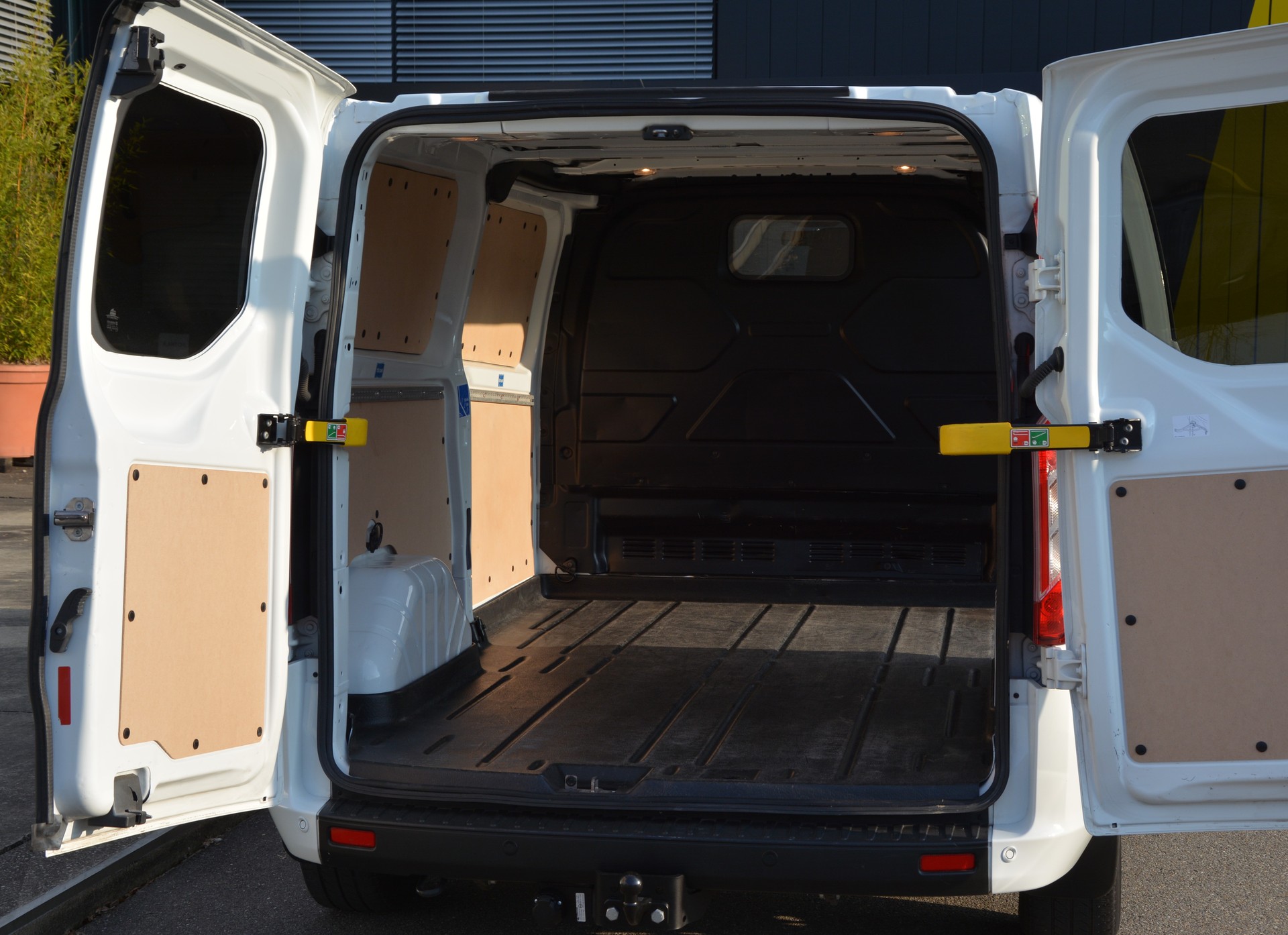 HOT M Sport Double Cab Ford Transit Custom Specs FORD