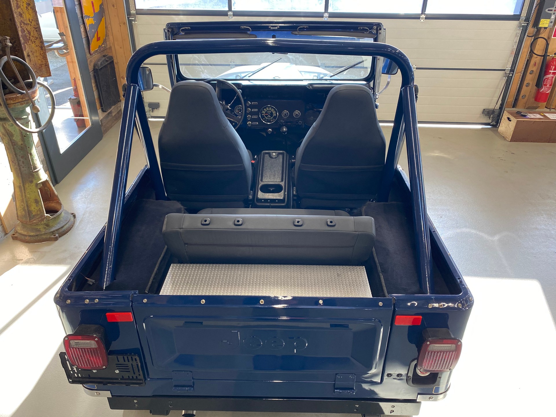 JEEP Jeep CJ-7 Renegade V8 B/C Automatic-image-4
