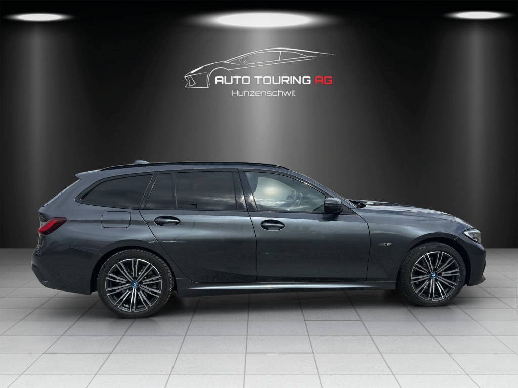 BMW 320e xDrive SAG M-Sport Touring-image-1