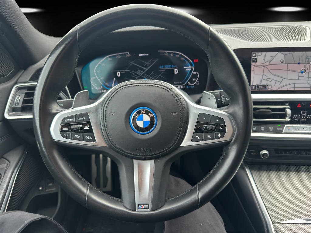 BMW 320e xDrive SAG M-Sport Touring-image-14