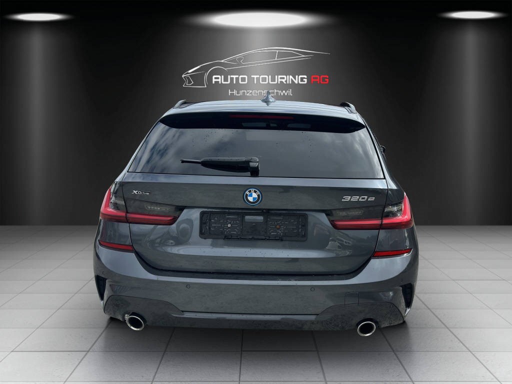 BMW 320e xDrive SAG M-Sport Touring-image-3