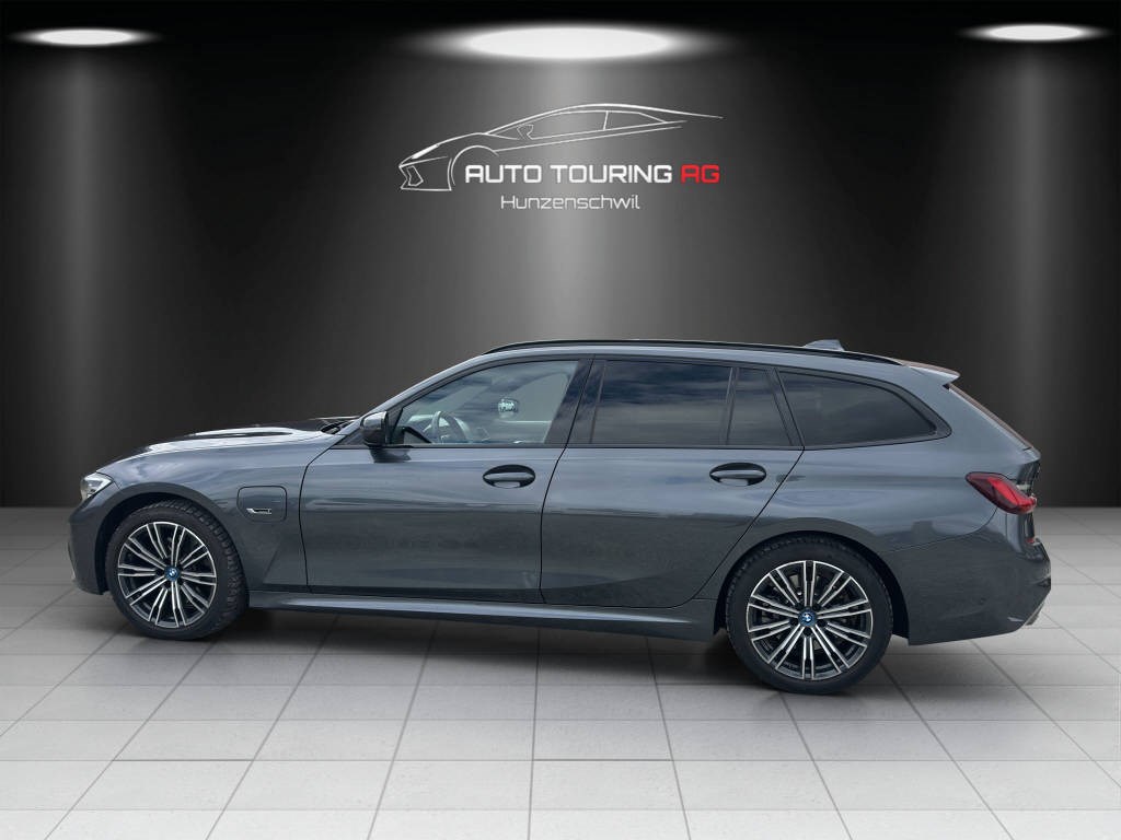 BMW 320e xDrive SAG M-Sport Touring-image-5