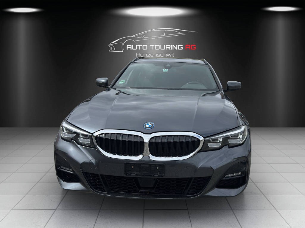 BMW 320e xDrive SAG M-Sport Touring-image-7