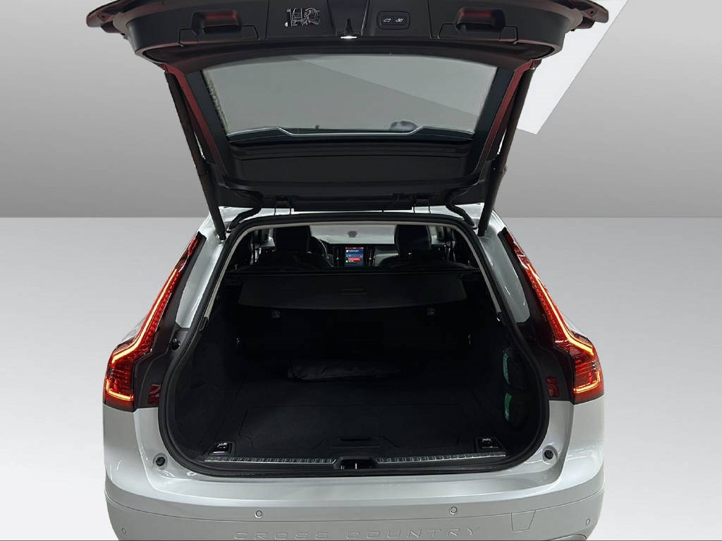 VOLVO V90 Cross Country 2.0 B6 Ultimate AWD-image-15
