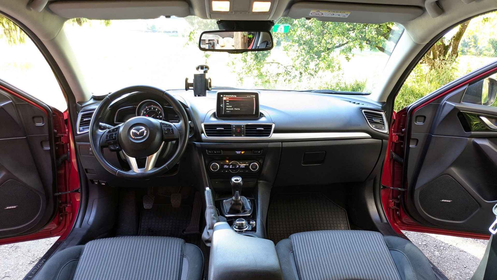 MAZDA 3 2.0 16V Revolution-image-1