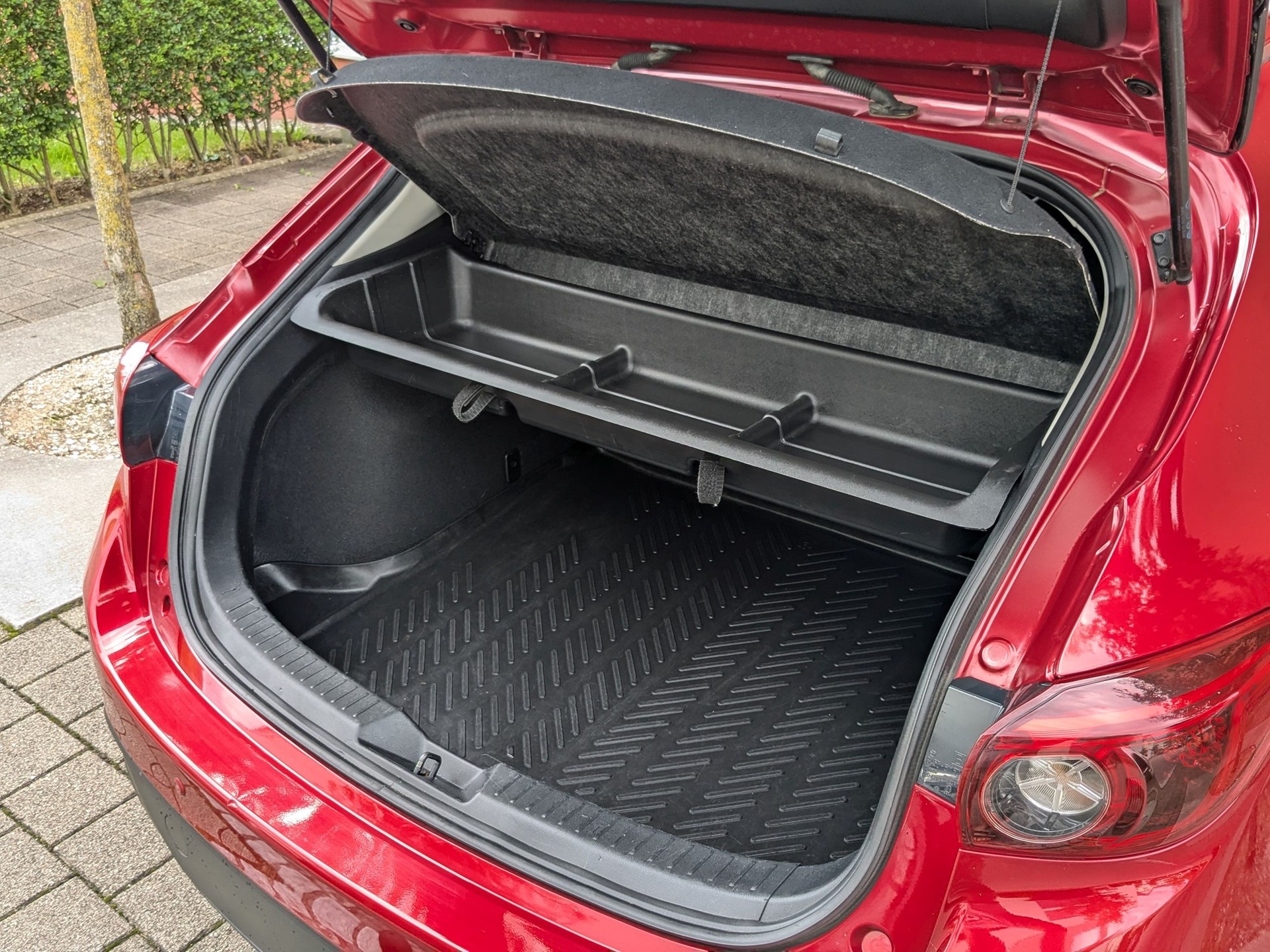 MAZDA 3 2.0 16V Revolution-image-16