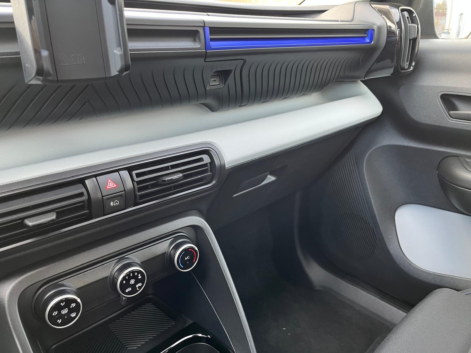 CITROEN e-C3 44kWh You-image-10
