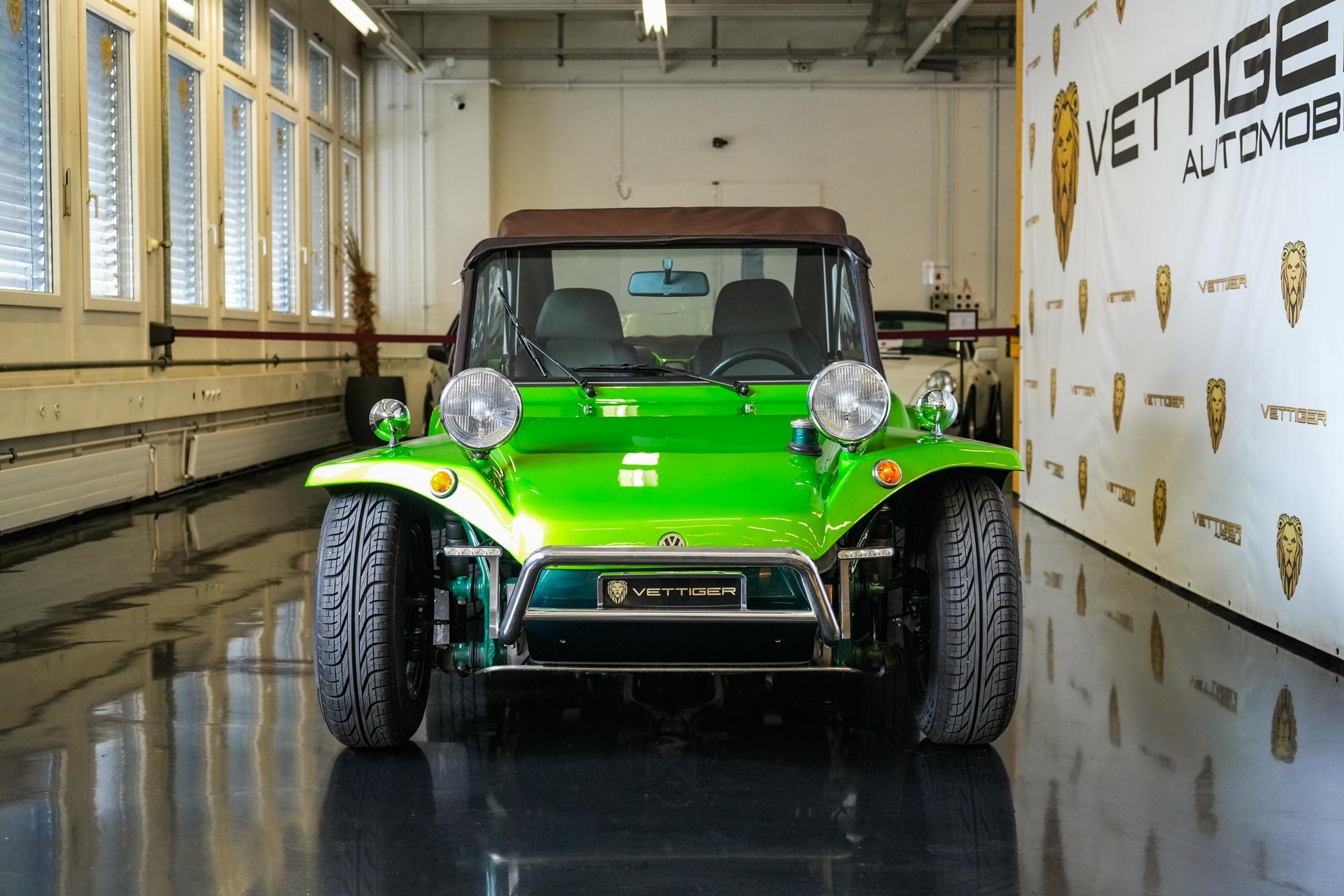 VW SWISS-BUGGY-showroom-element-3