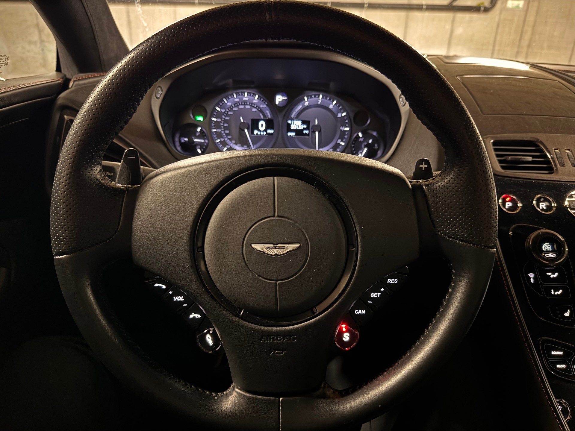 ASTON MARTIN Vanquish S-image-2