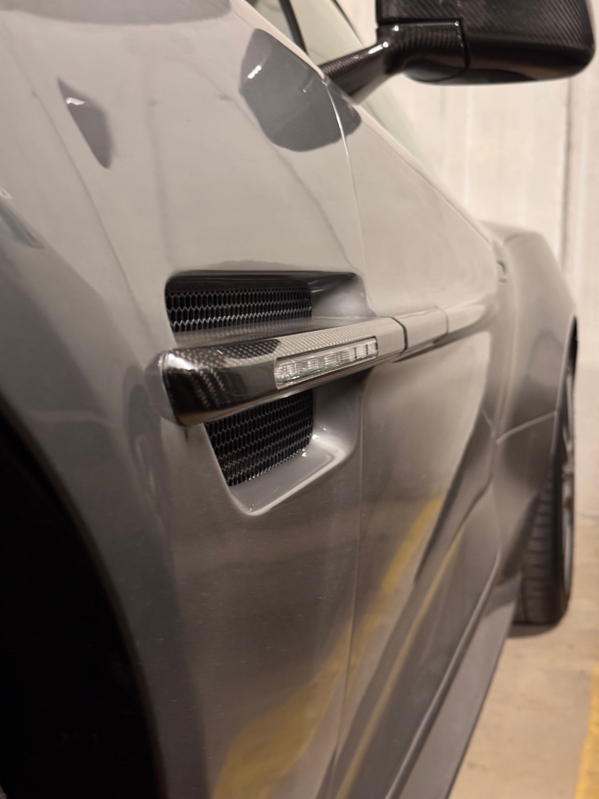 ASTON MARTIN Vanquish S-image-5