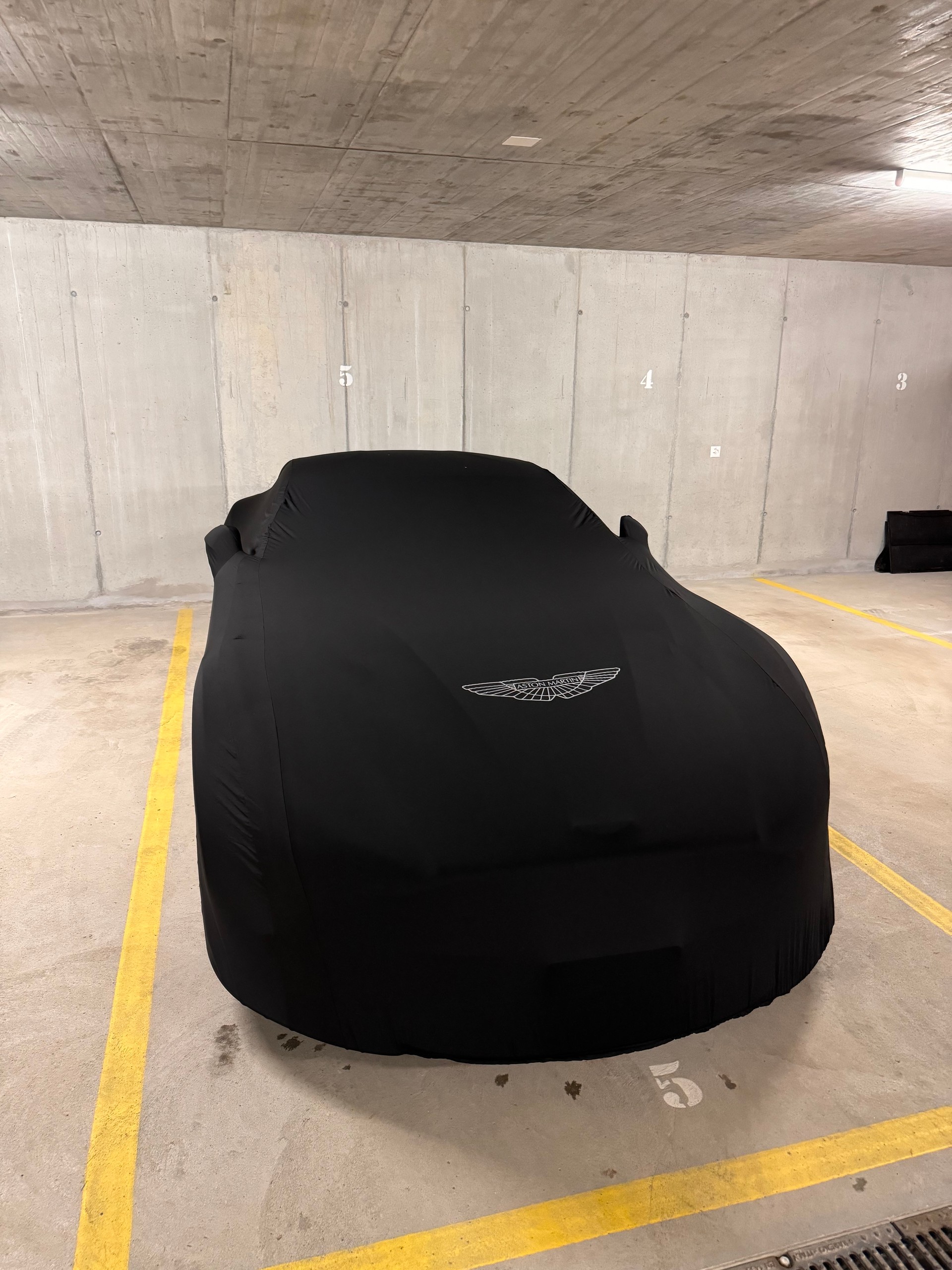 ASTON MARTIN Vanquish S-image-12