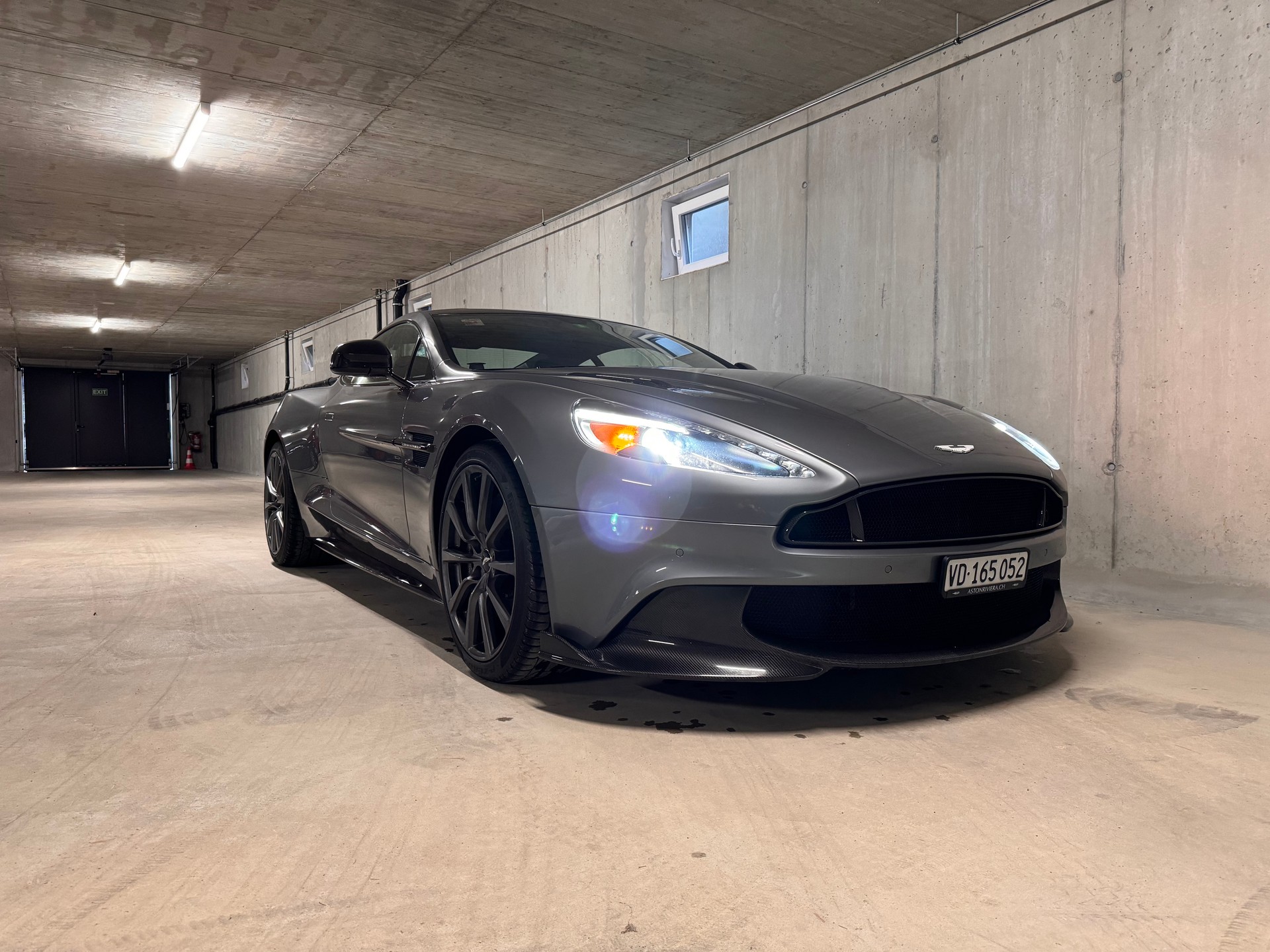 ASTON MARTIN Vanquish S-image-0