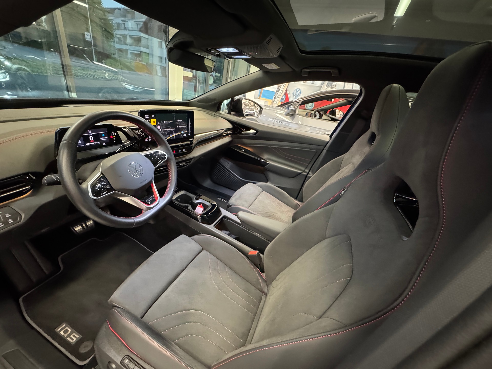VW ID.5 GTX 77 kWh 4Motion (Np.83`310.-) 299PS AHK PanoDach Vollausstattung CH-Ausl.-image-13