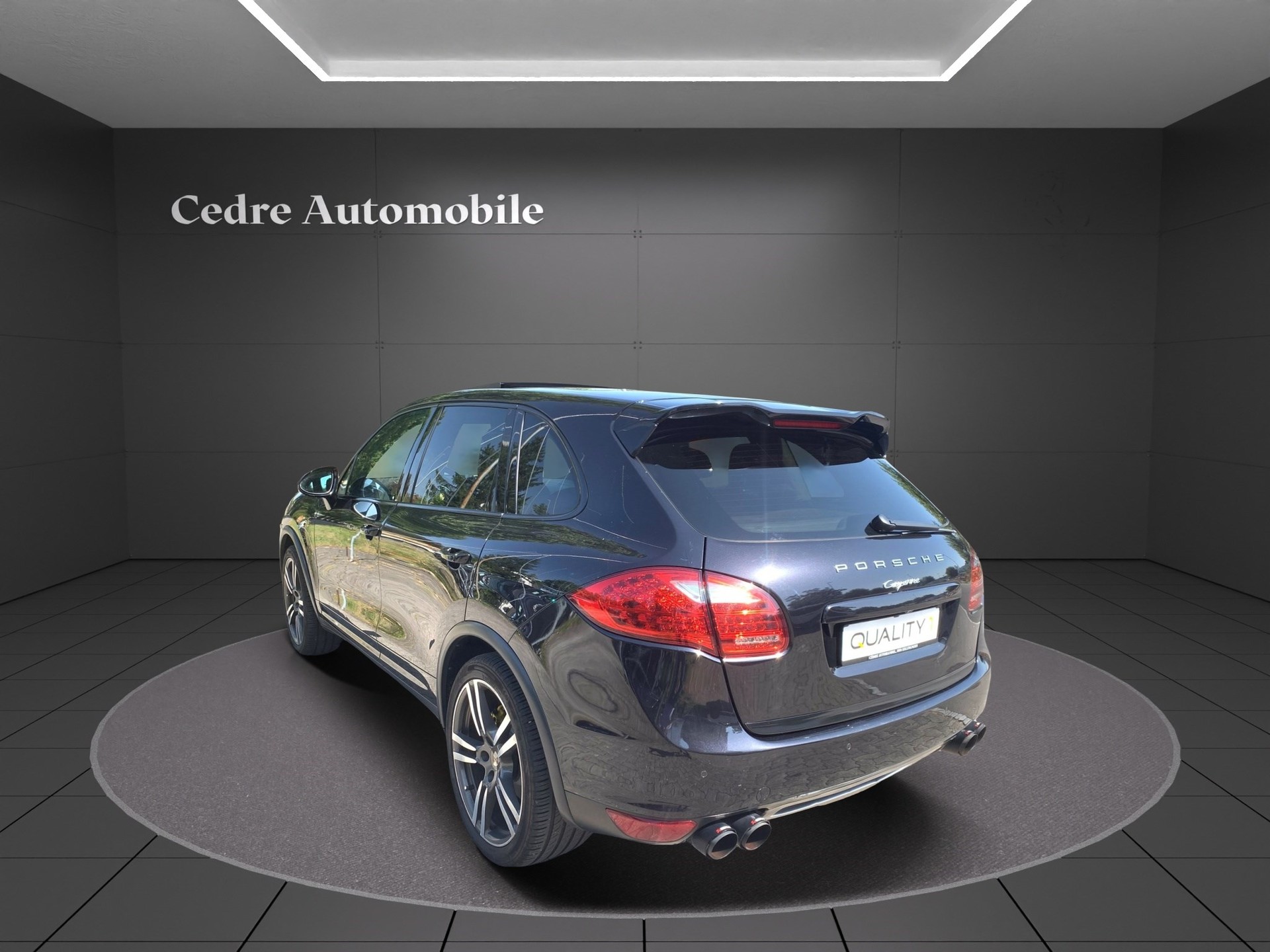 PORSCHE Cayenne Diesel-showroom-element-3