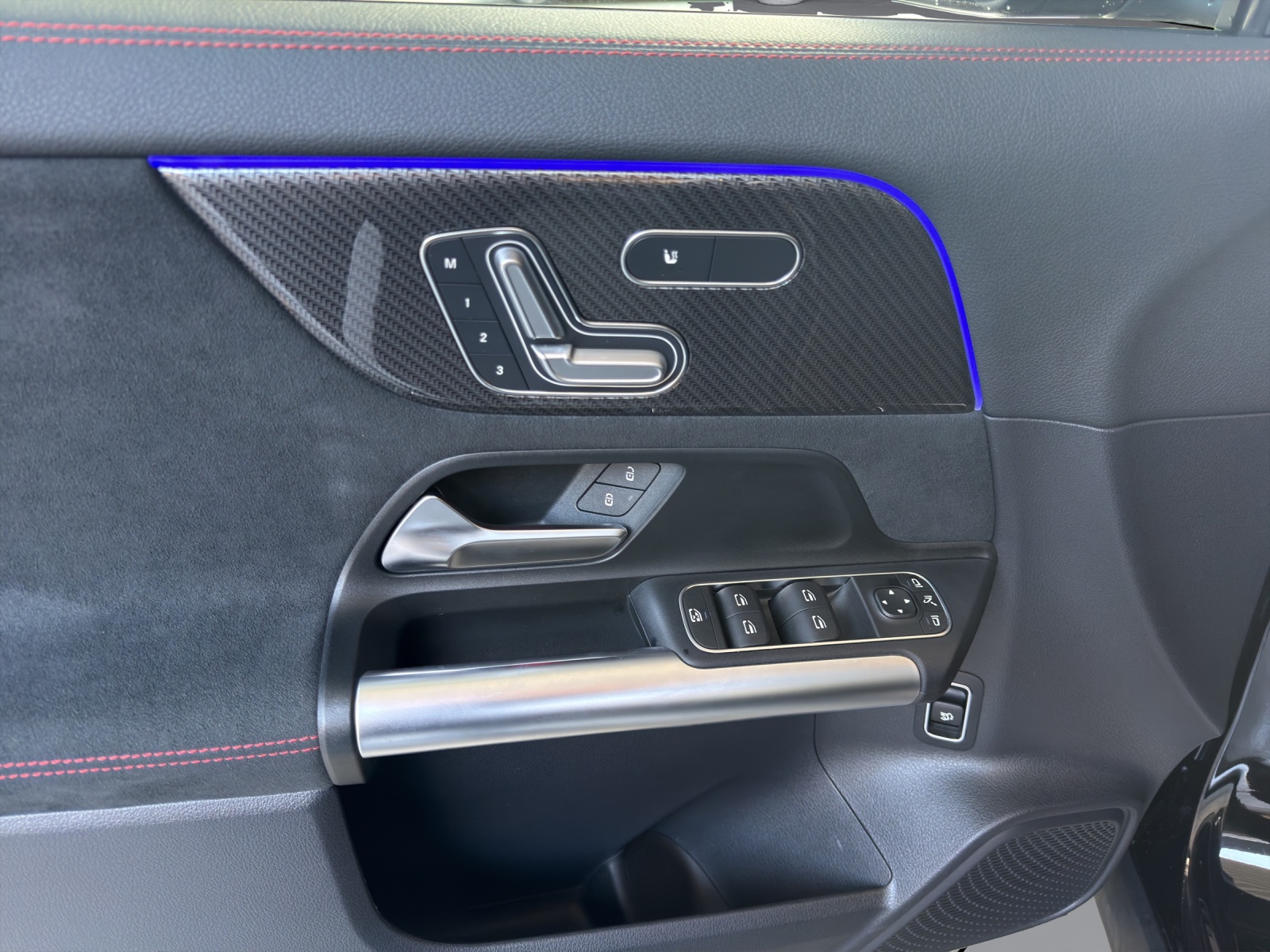 Image MERCEDES-BENZ GLA-200 GLA 200 4M AMG Line 8G-D