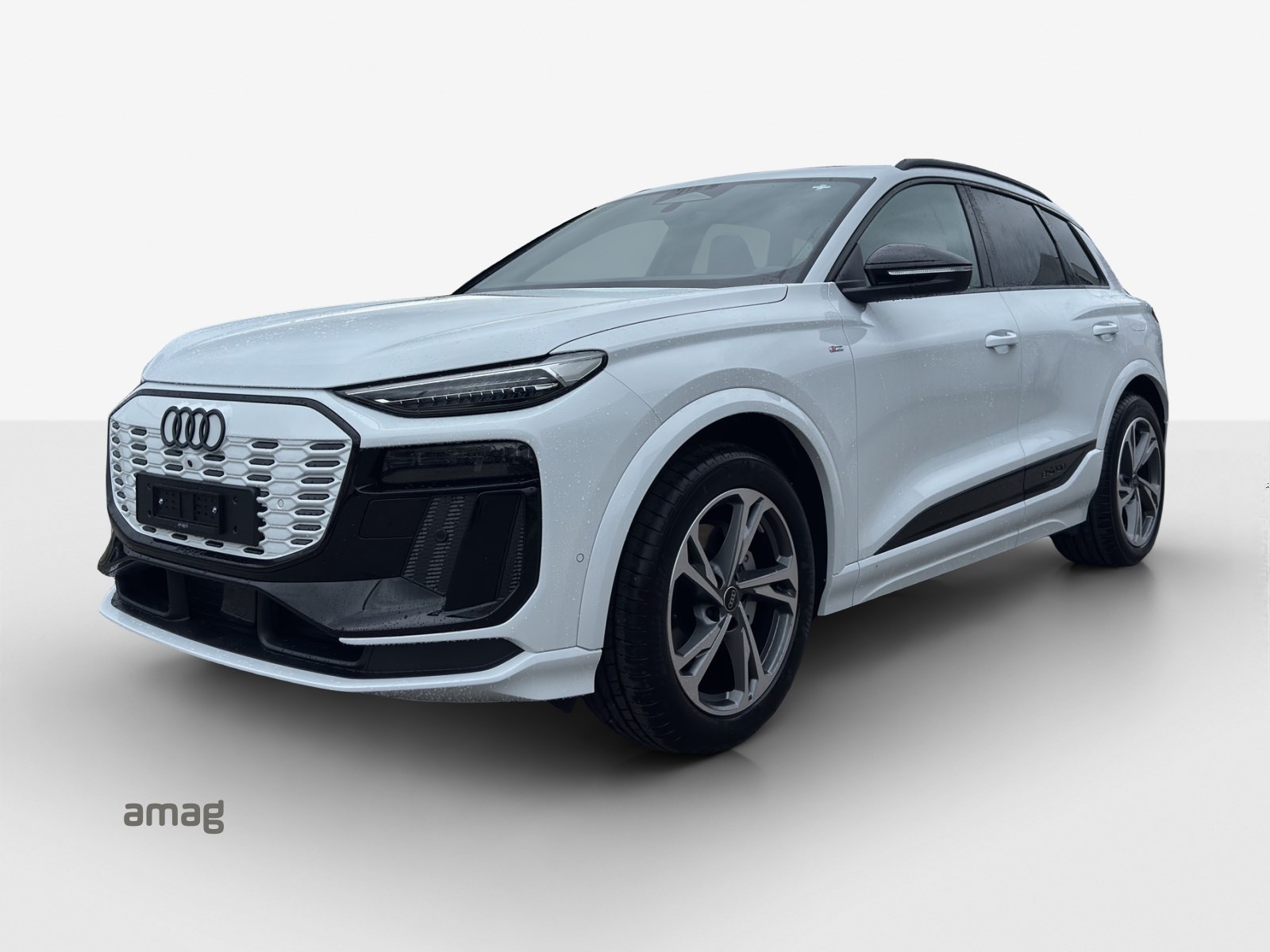 AUDI Q6 e-tron quattro