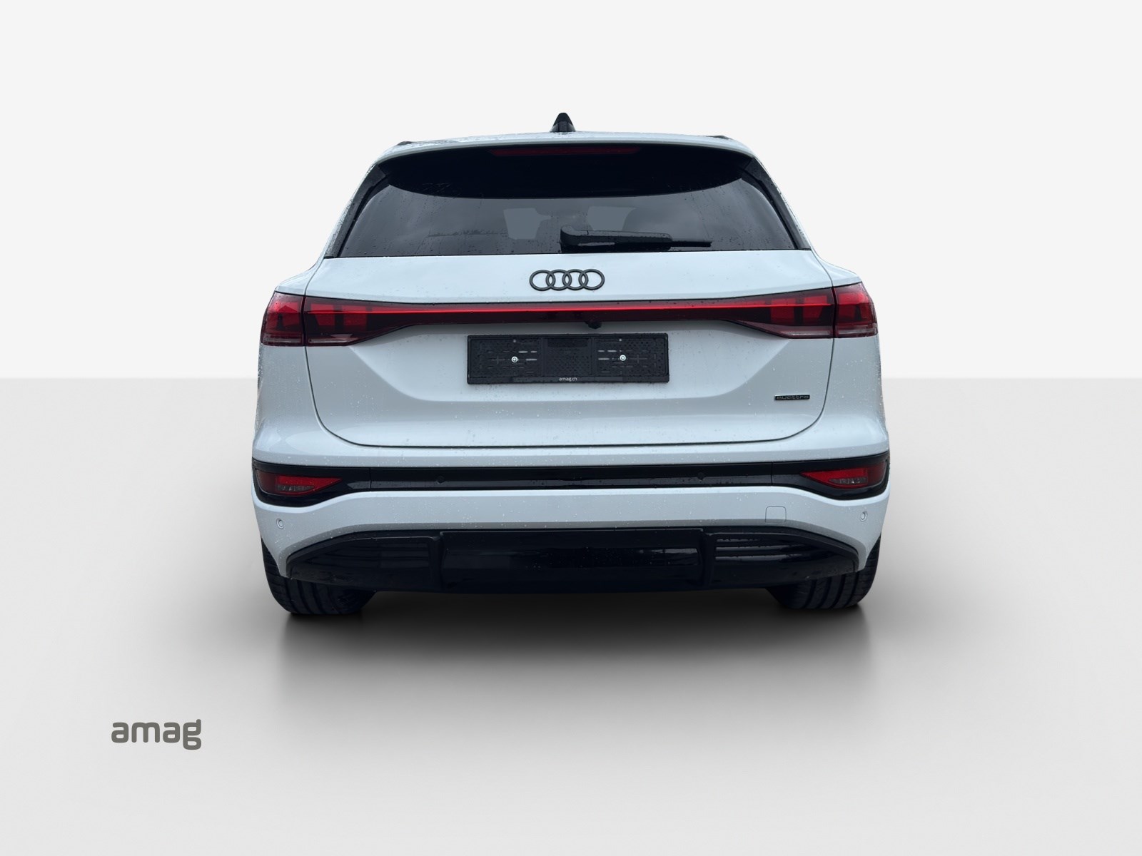 AUDI Q6 e-tron quattro-showroom-element-3