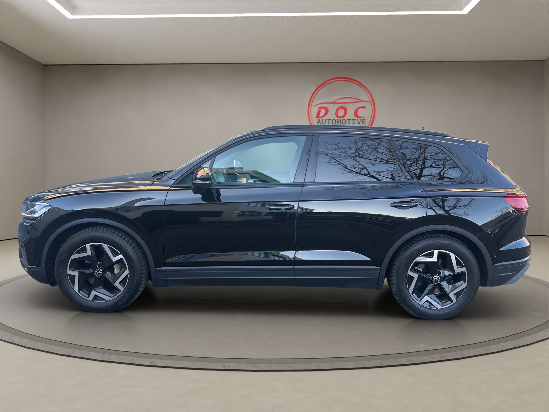 VW Touareg 3.0 V6 TDI mit AHK - Facelift-showroom-element-1