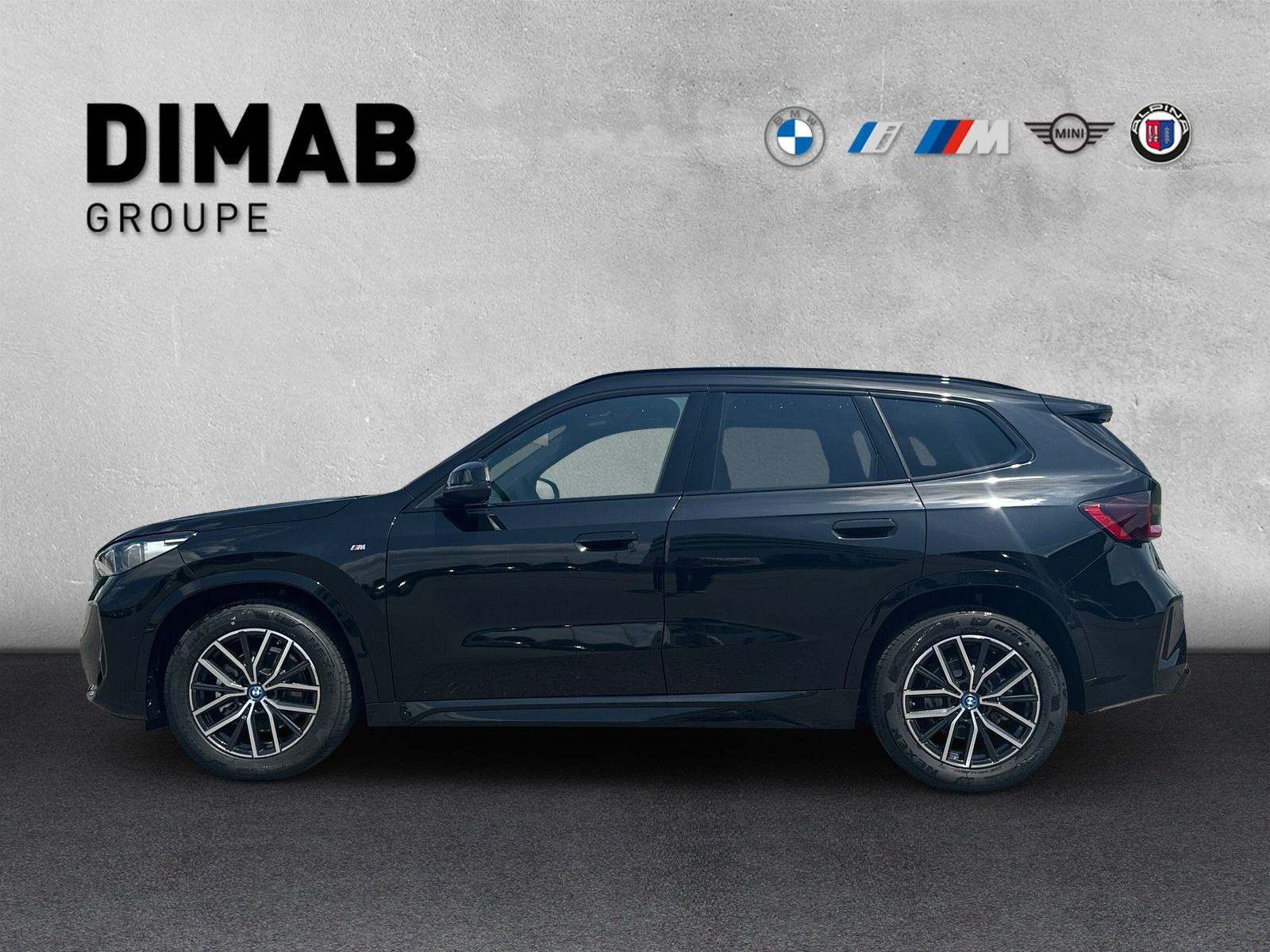 BMW iX1 eDrive 20 Edition M Sport-showroom-element-1