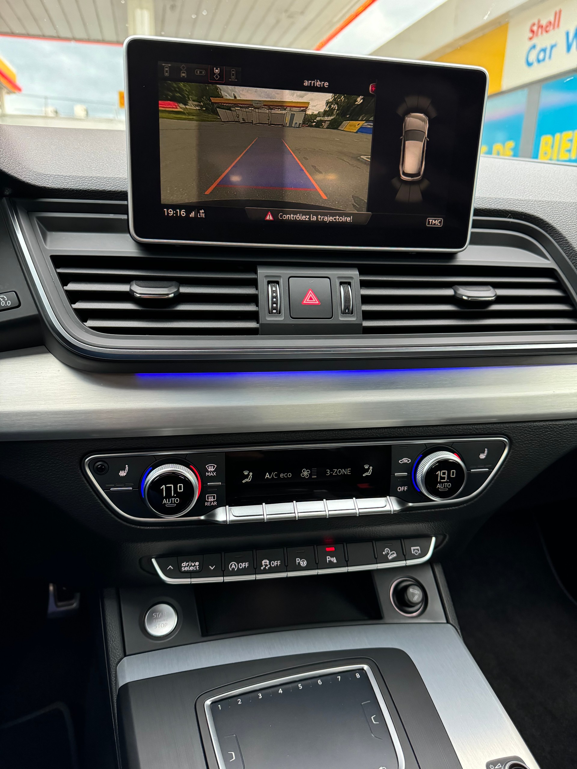 AUDI Q5 2.0 TDI sport quattro-image-11