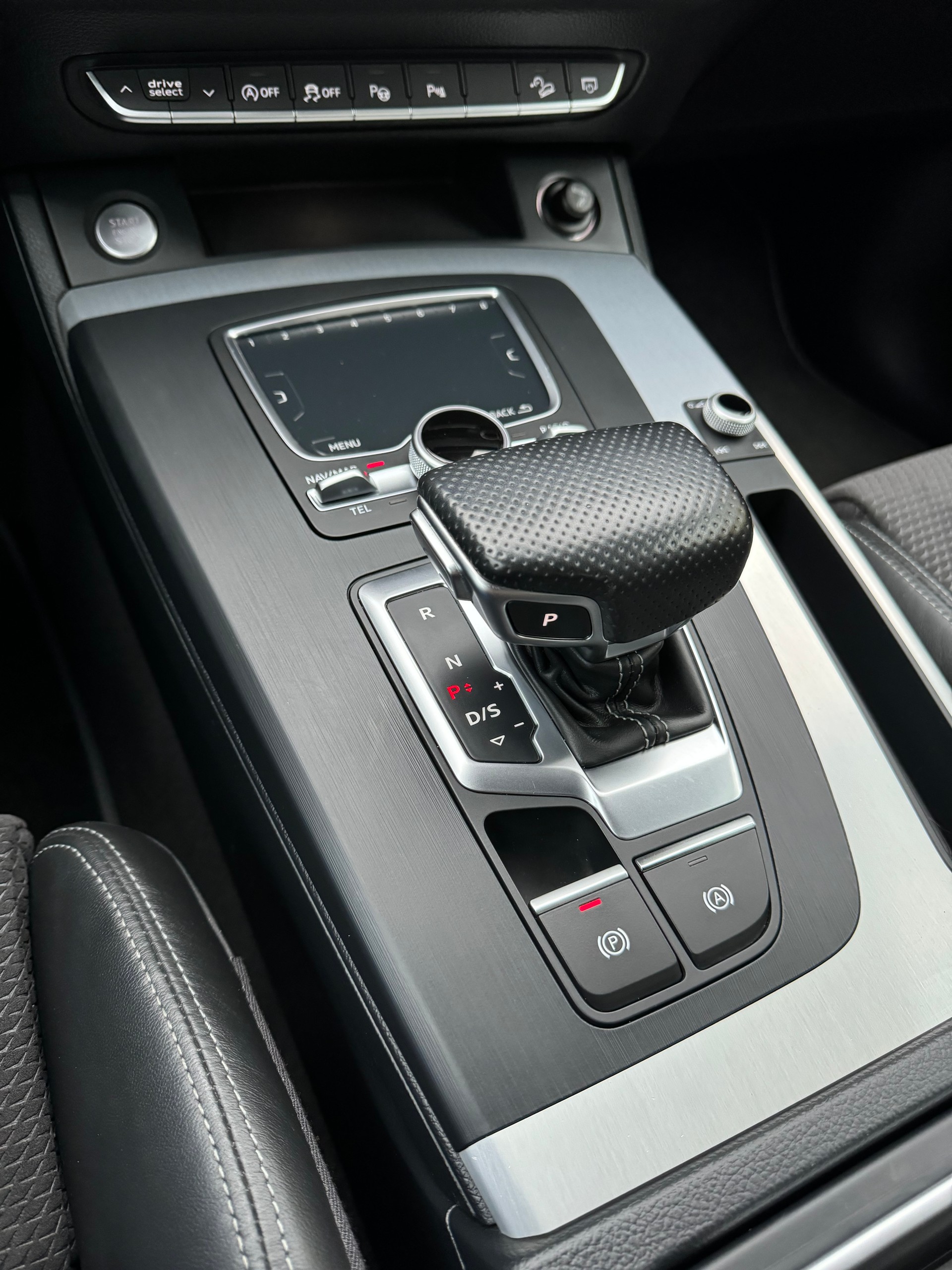 AUDI Q5 2.0 TDI sport quattro-image-12