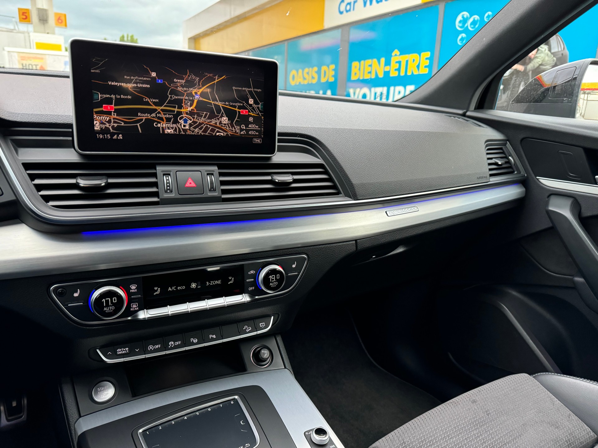 AUDI Q5 2.0 TDI sport quattro-image-10