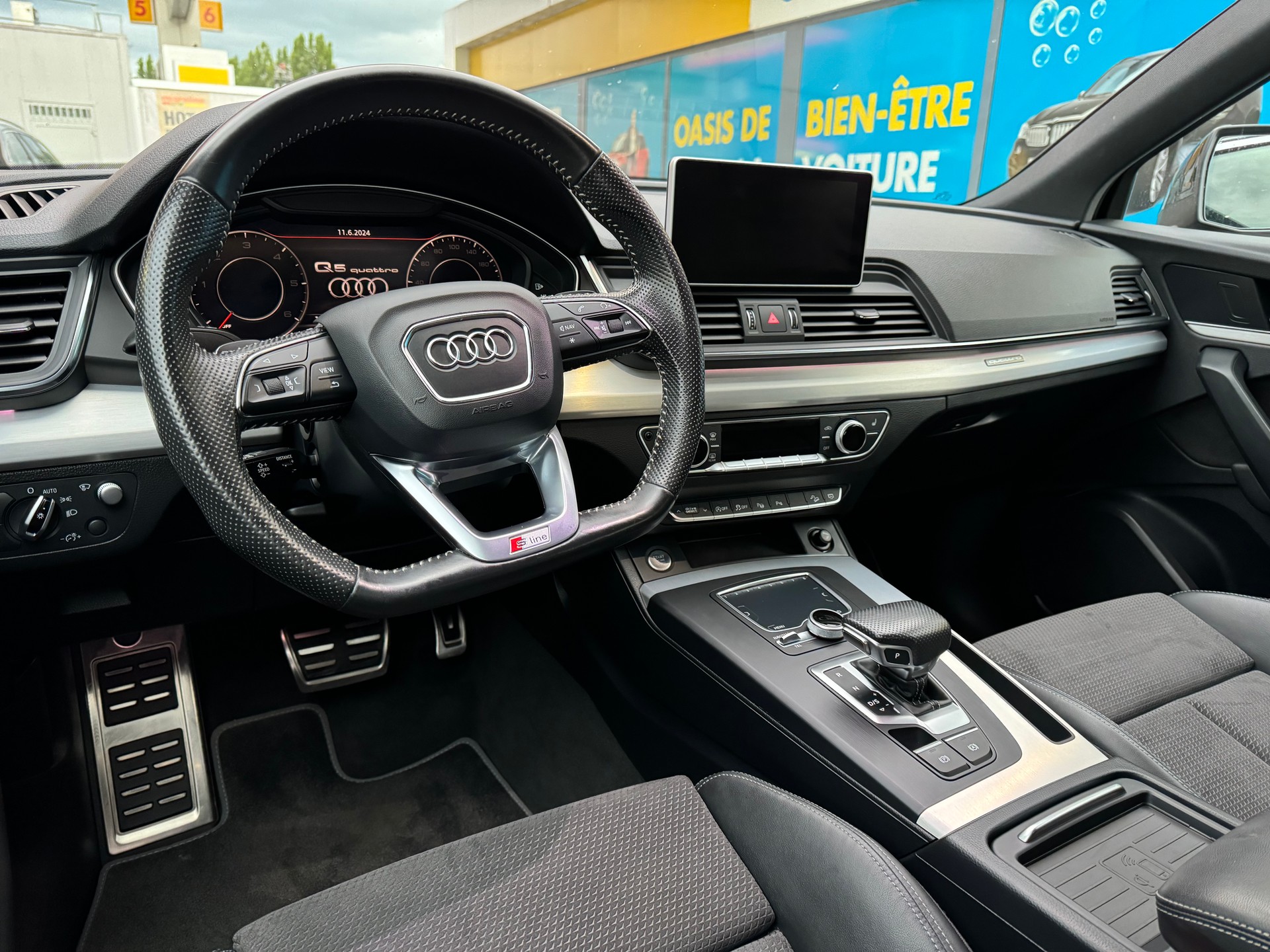 AUDI Q5 2.0 TDI sport quattro-image-9
