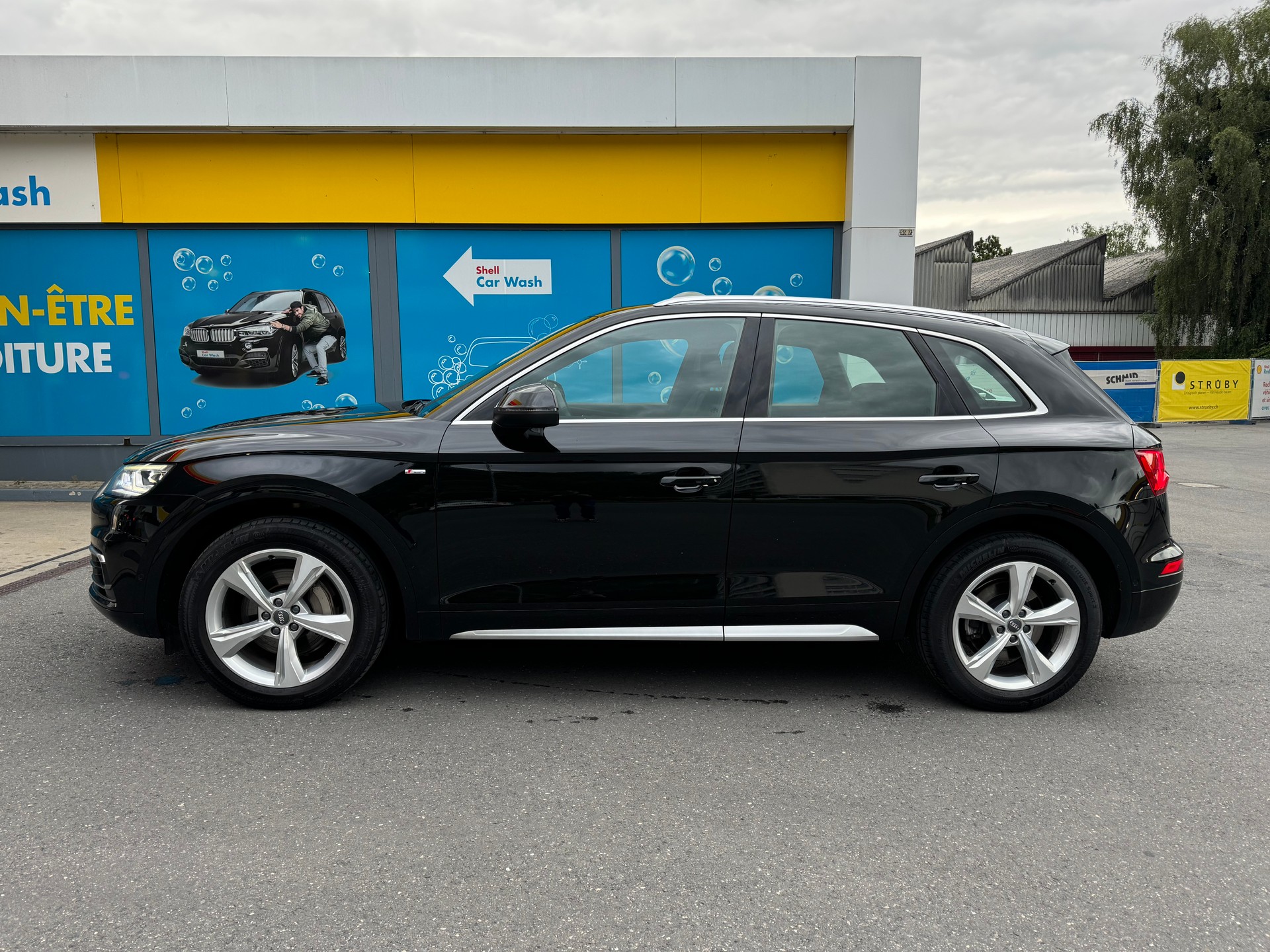AUDI Q5 2.0 TDI sport quattro-image-2