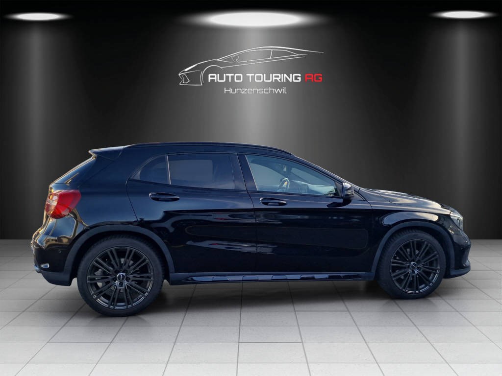 MERCEDES-BENZ GLA 250 AMG Line 4m Black-Line-image-1