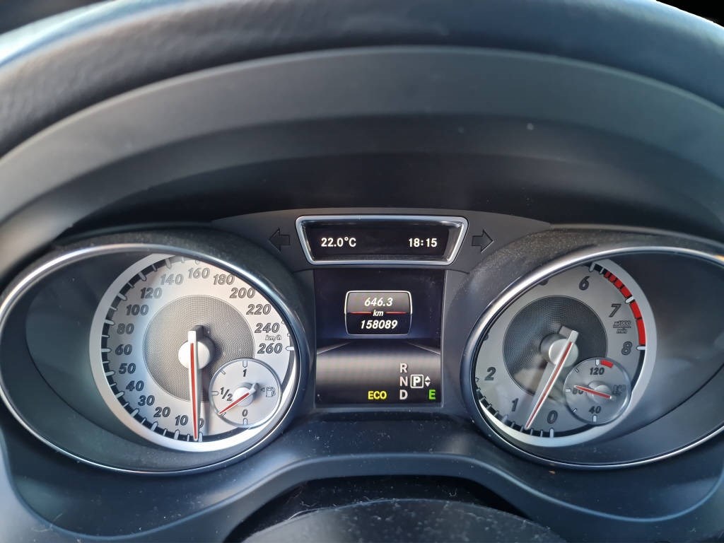 MERCEDES-BENZ GLA 250 AMG Line 4m Black-Line-image-12