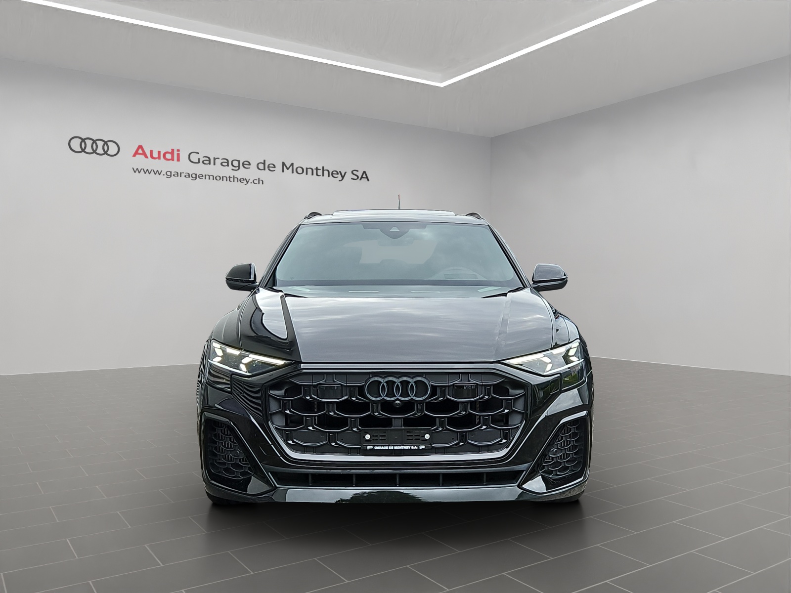 AUDI SQ8 SUV TFSI quattro tiptronic-showroom-element-1