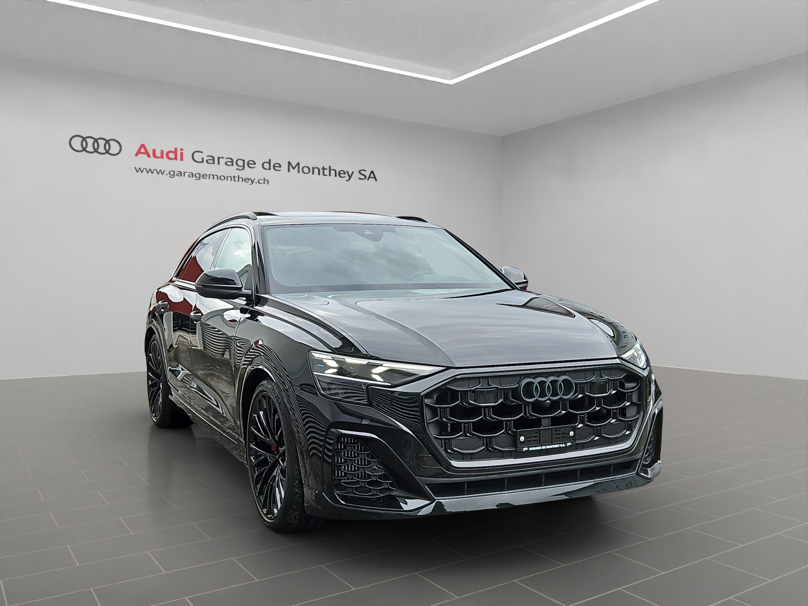 AUDI SQ8 SUV TFSI quattro tiptronic-showroom-element-2